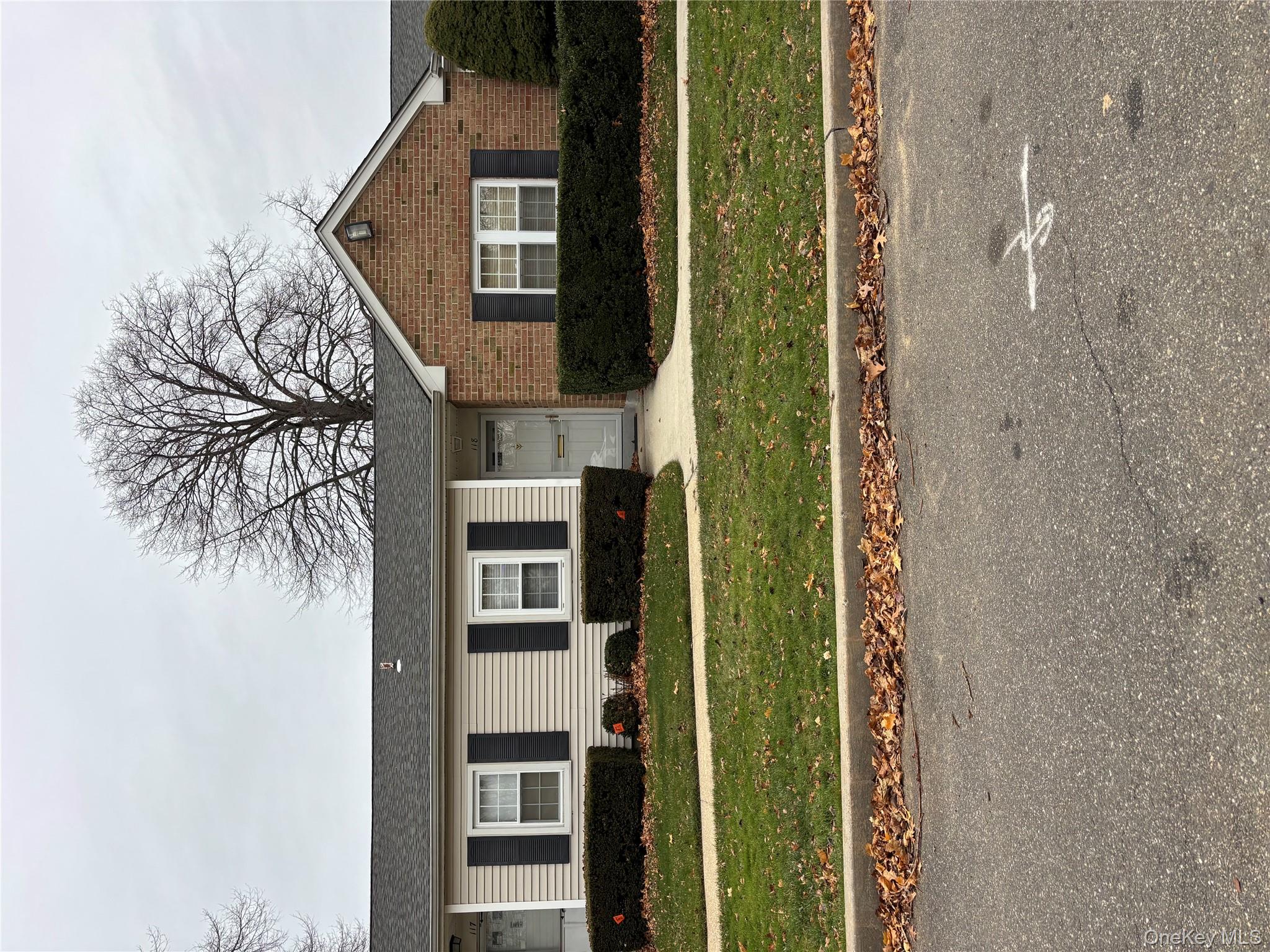 #3 photo, 118 Harbor, Amityville , NY 11701