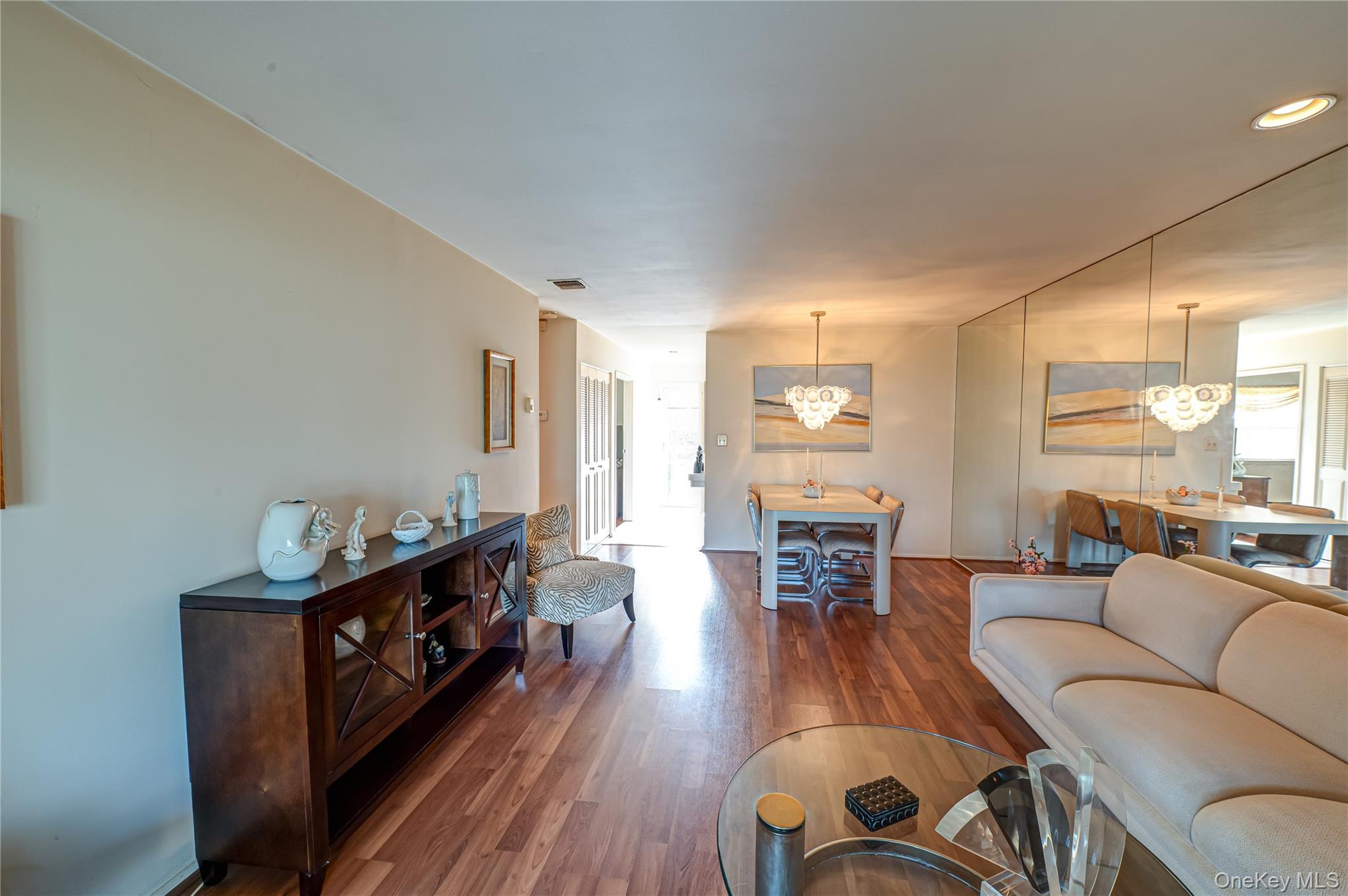 #6 photo, 118 Harbor, Amityville , NY 11701