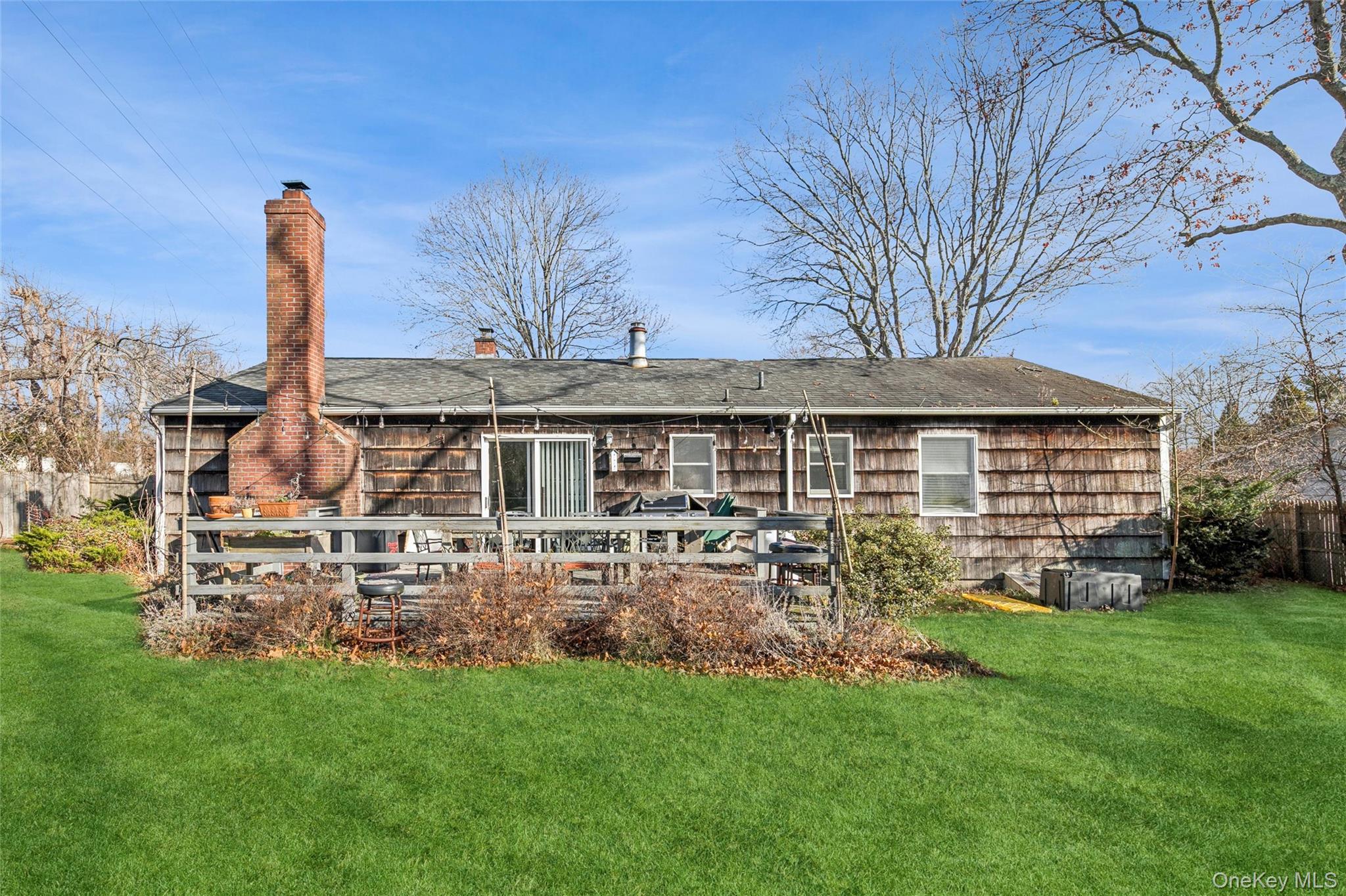 #19 photo, 5 Rutyna Circle, سوفولك Hampton Bays , NY 11946