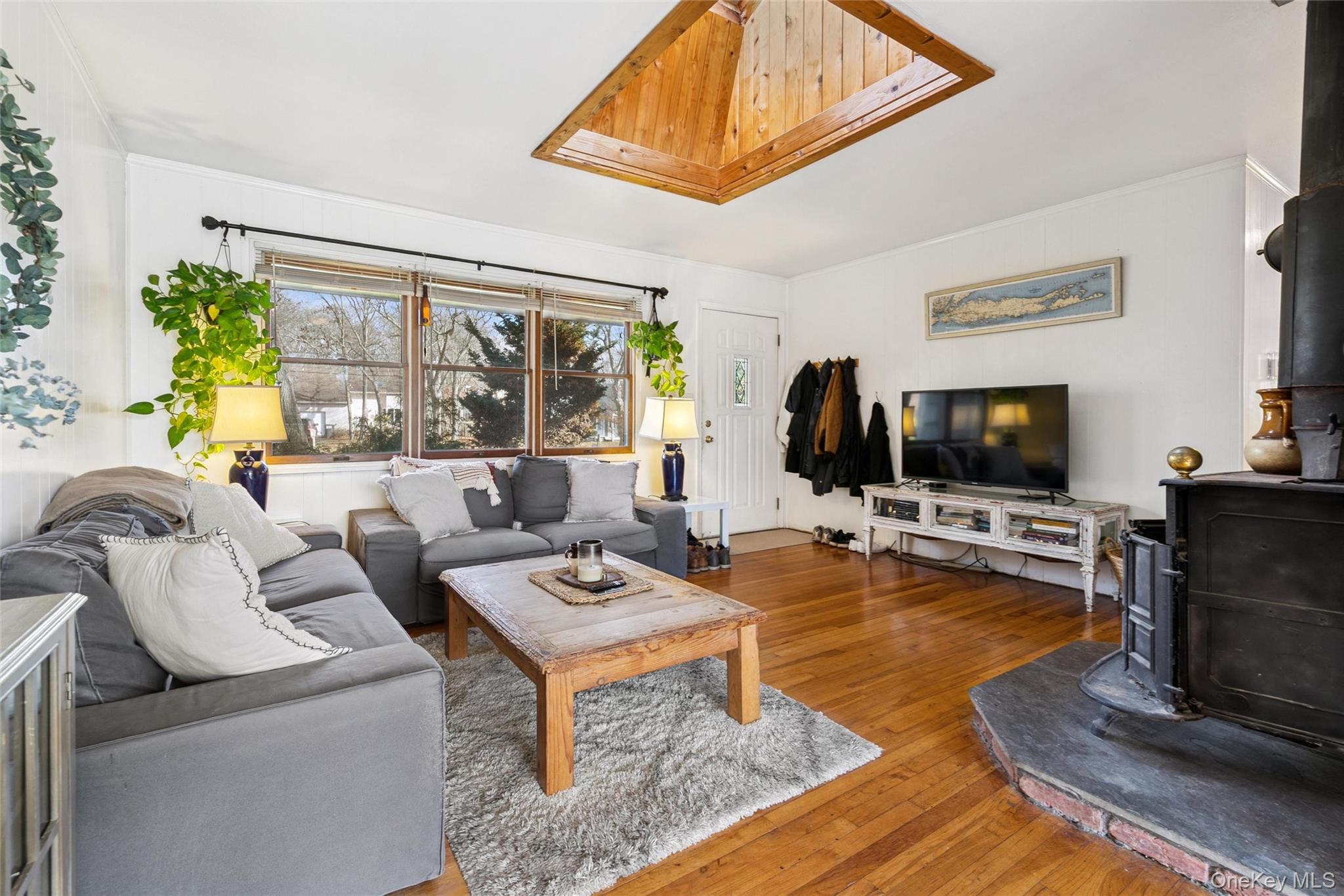 #4 photo, 5 Rutyna Circle, سوفولك Hampton Bays , NY 11946