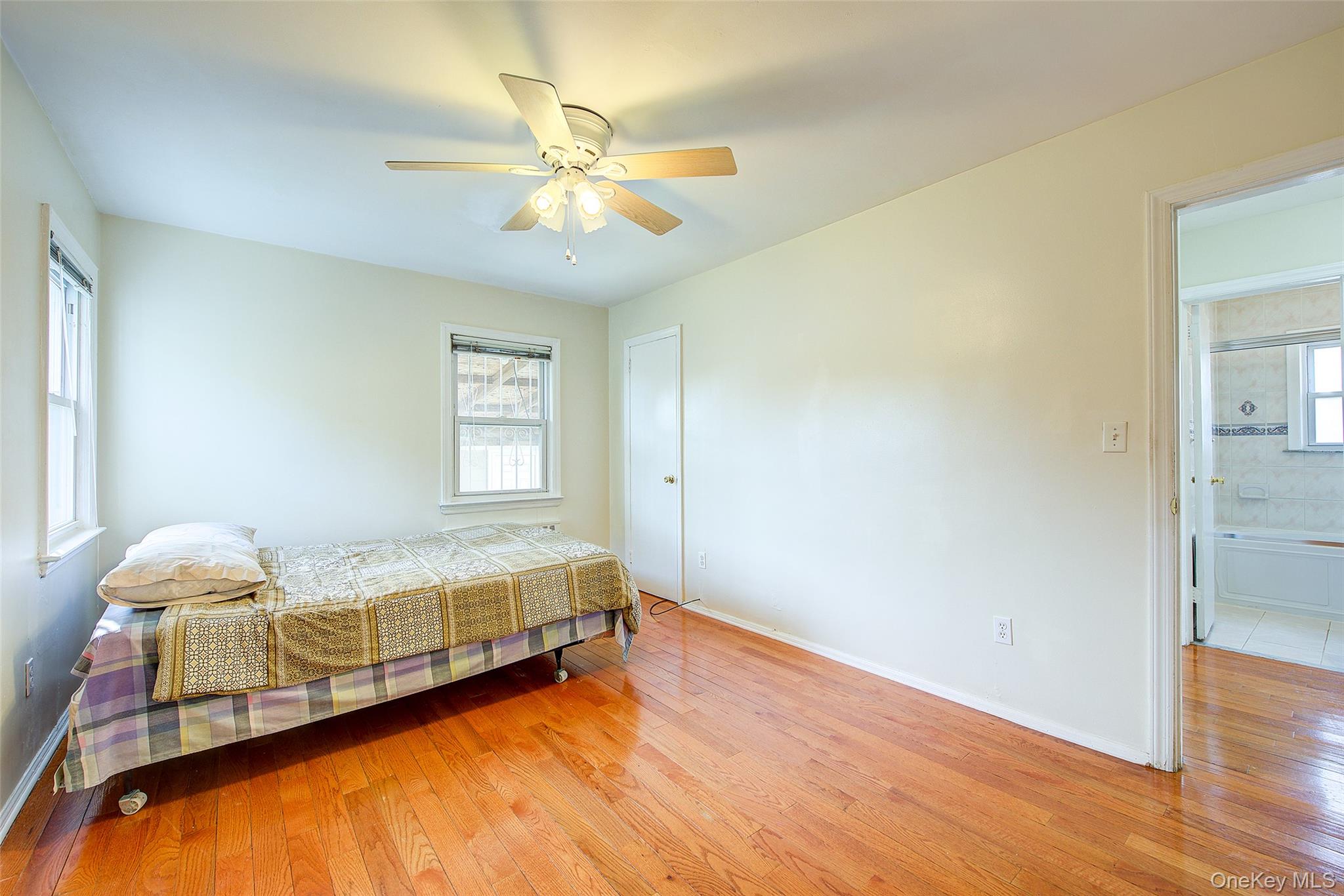 #15 photo, 220-04 103rd Avenue, Cambria Heights , NY 11429