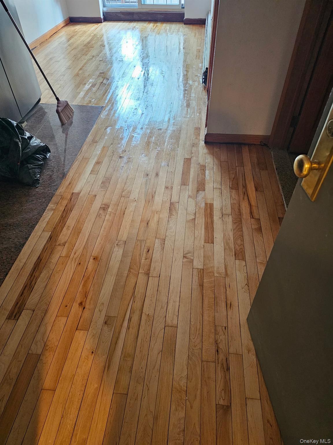 #2 photo, 43-22 Robinson Street, 皇后區 Flushing , NY 11355