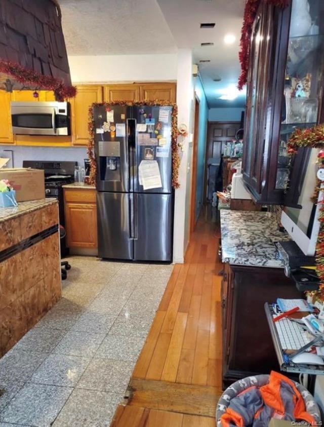 #3 photo, 10355 52nd Avenue, كوينز Corona , NY 11368