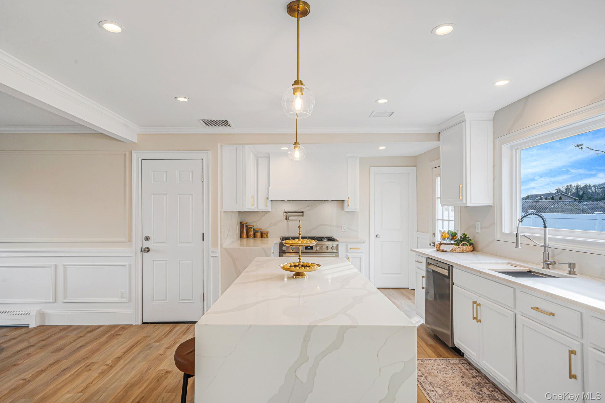 #11 photo, 36 Flintridge Drive, सफ़ोक काउंटी Holbrook , NY 11741