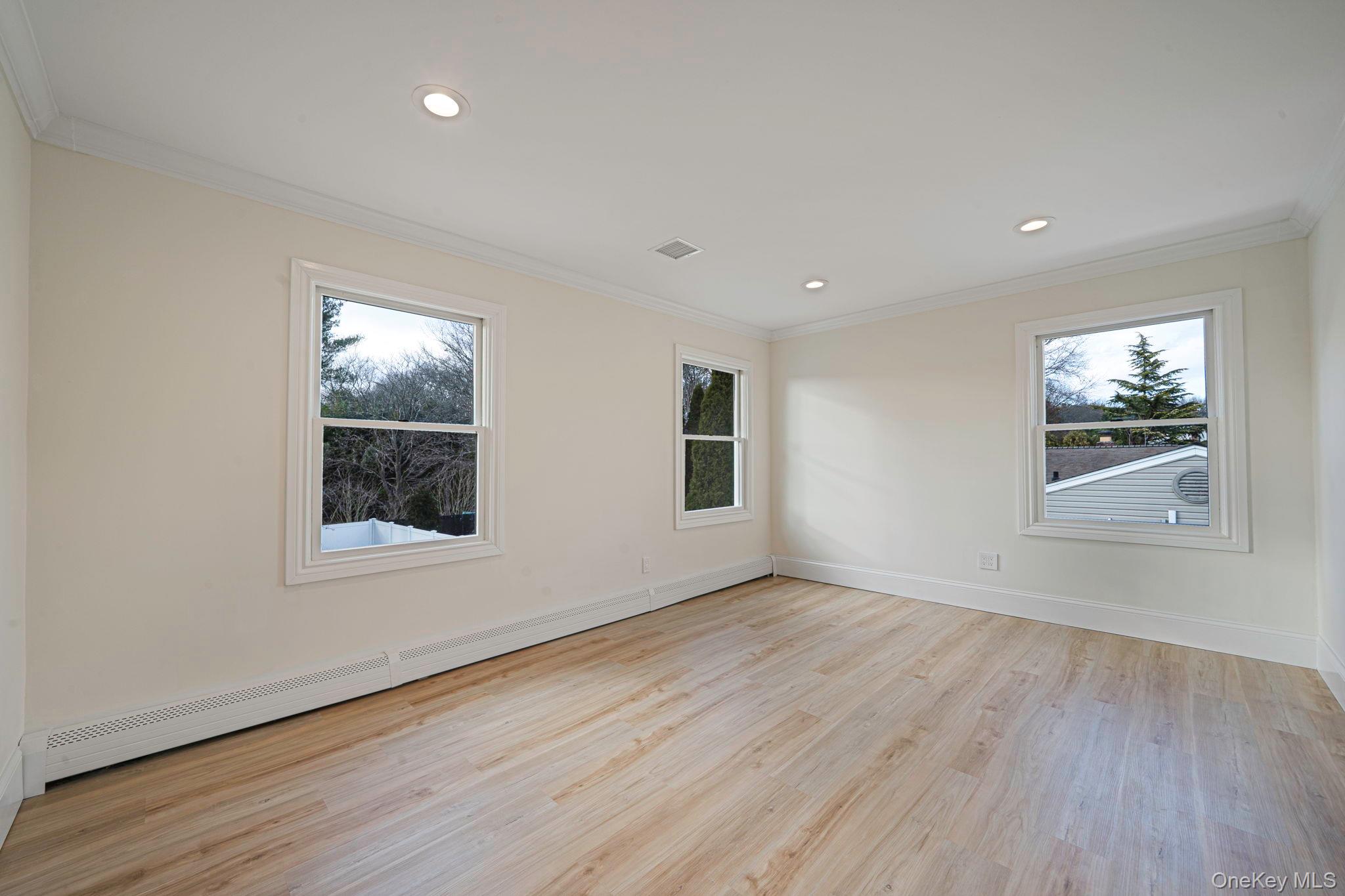 #19 photo, 36 Flintridge Drive, सफ़ोक काउंटी Holbrook , NY 11741