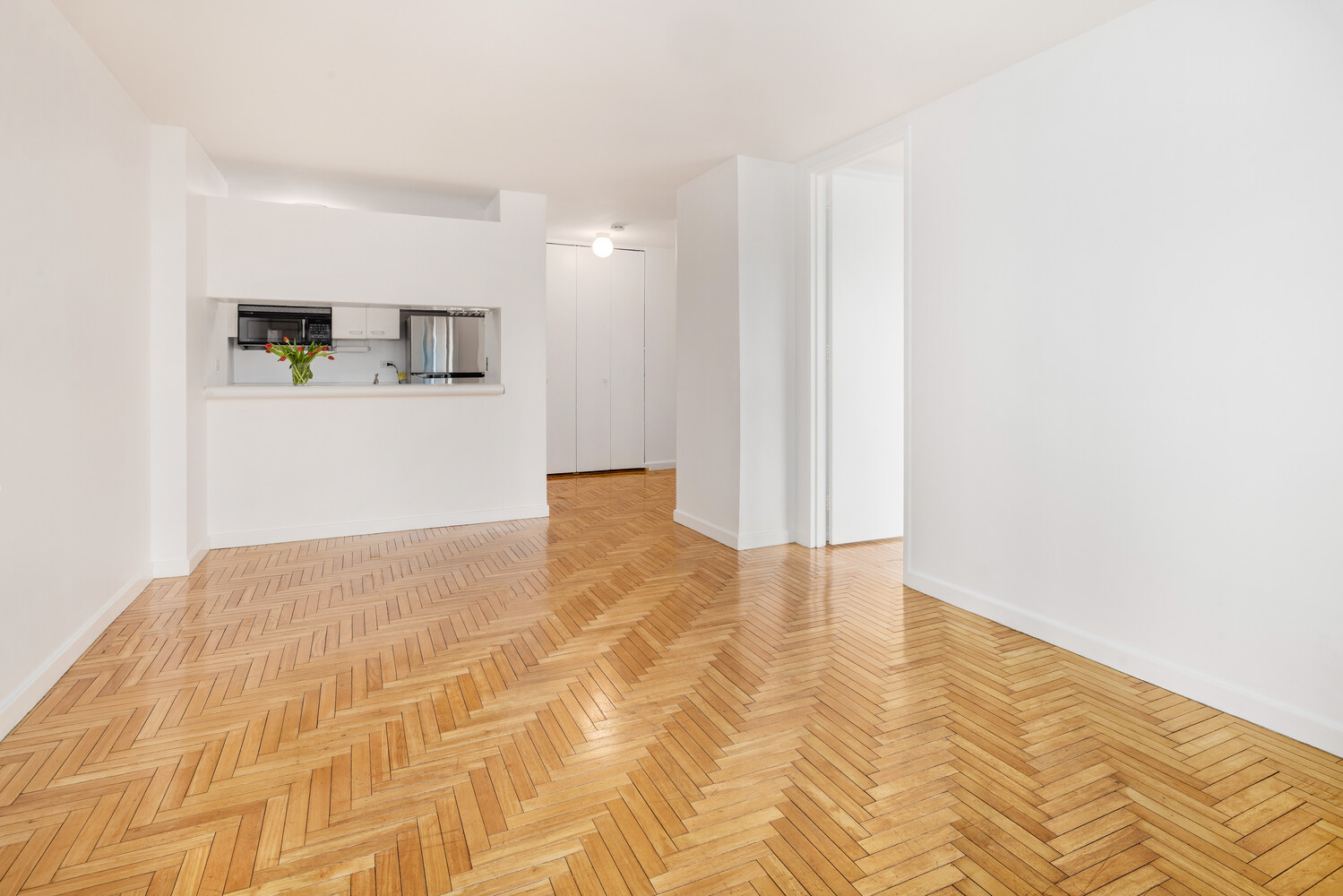 #4 photo, 401 E 84TH Street, 曼哈頓 Yorkville , NY 10028