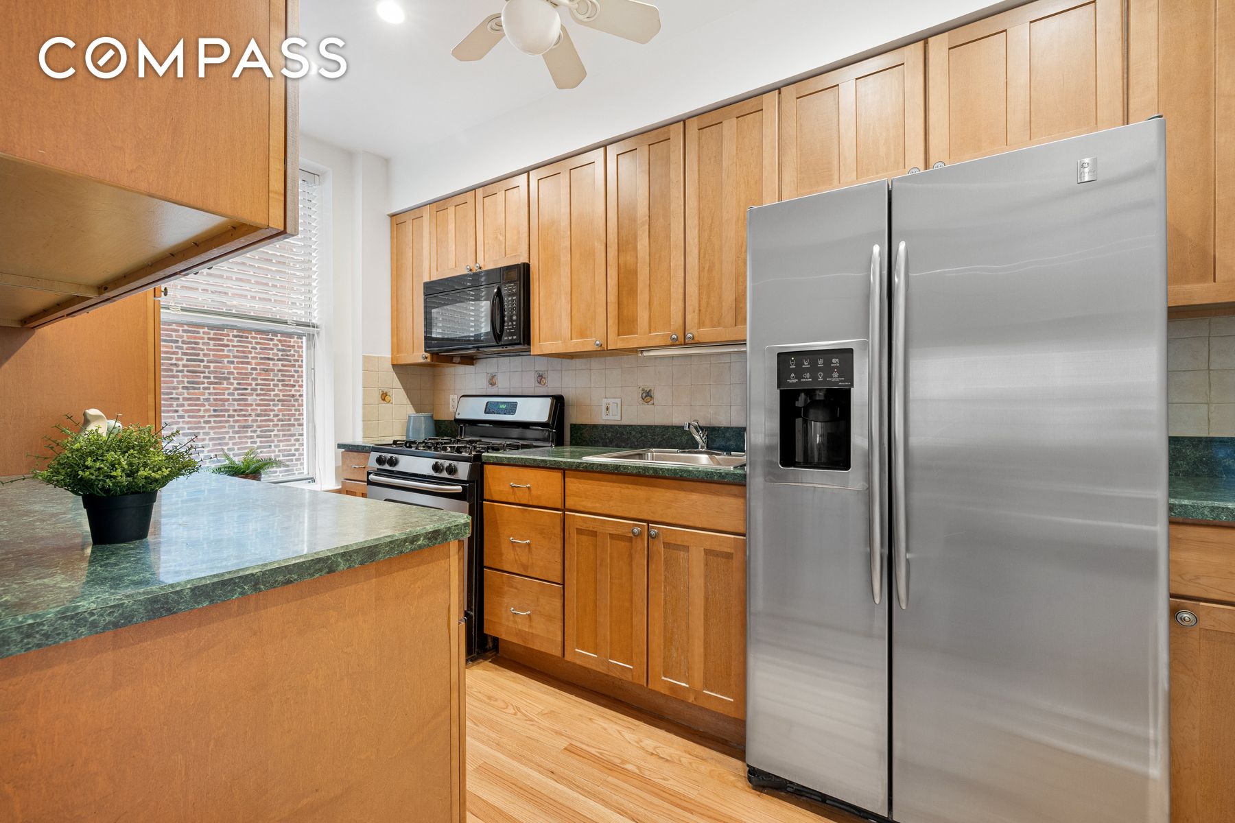 #7 photo, 37-52 85th Street, كوينز Jackson Heights , NY 11372