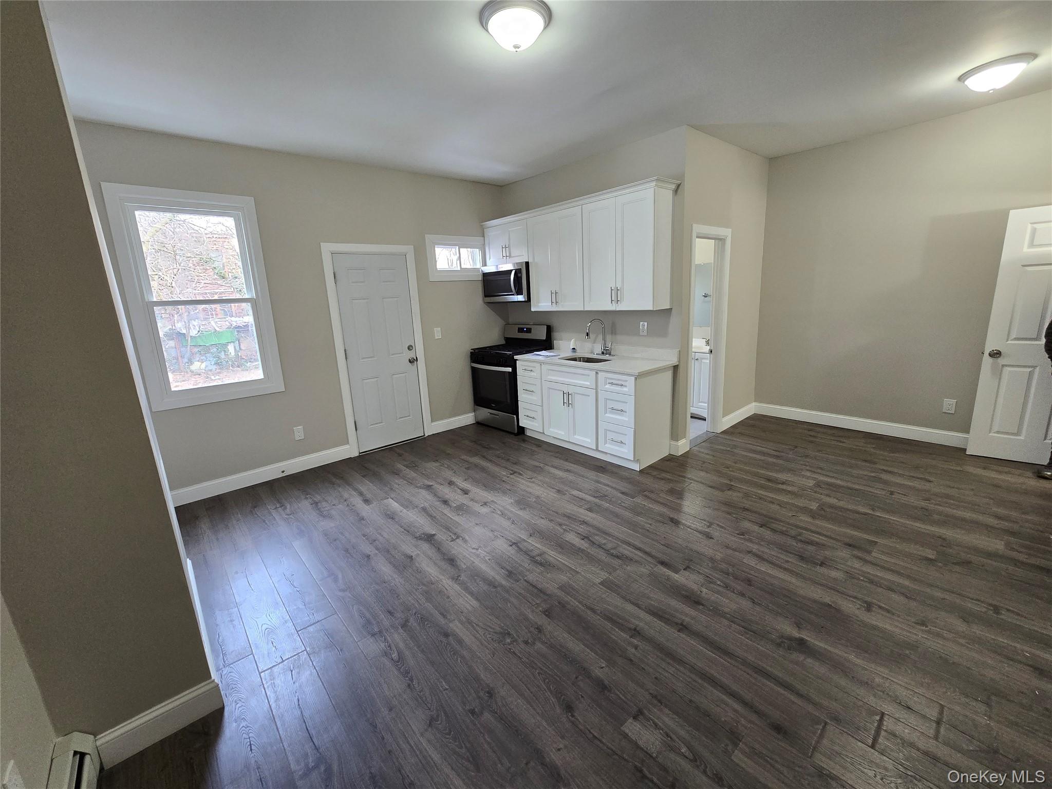 #2 photo, 159 Montauk Avenue, Brooklyn , NY 11208