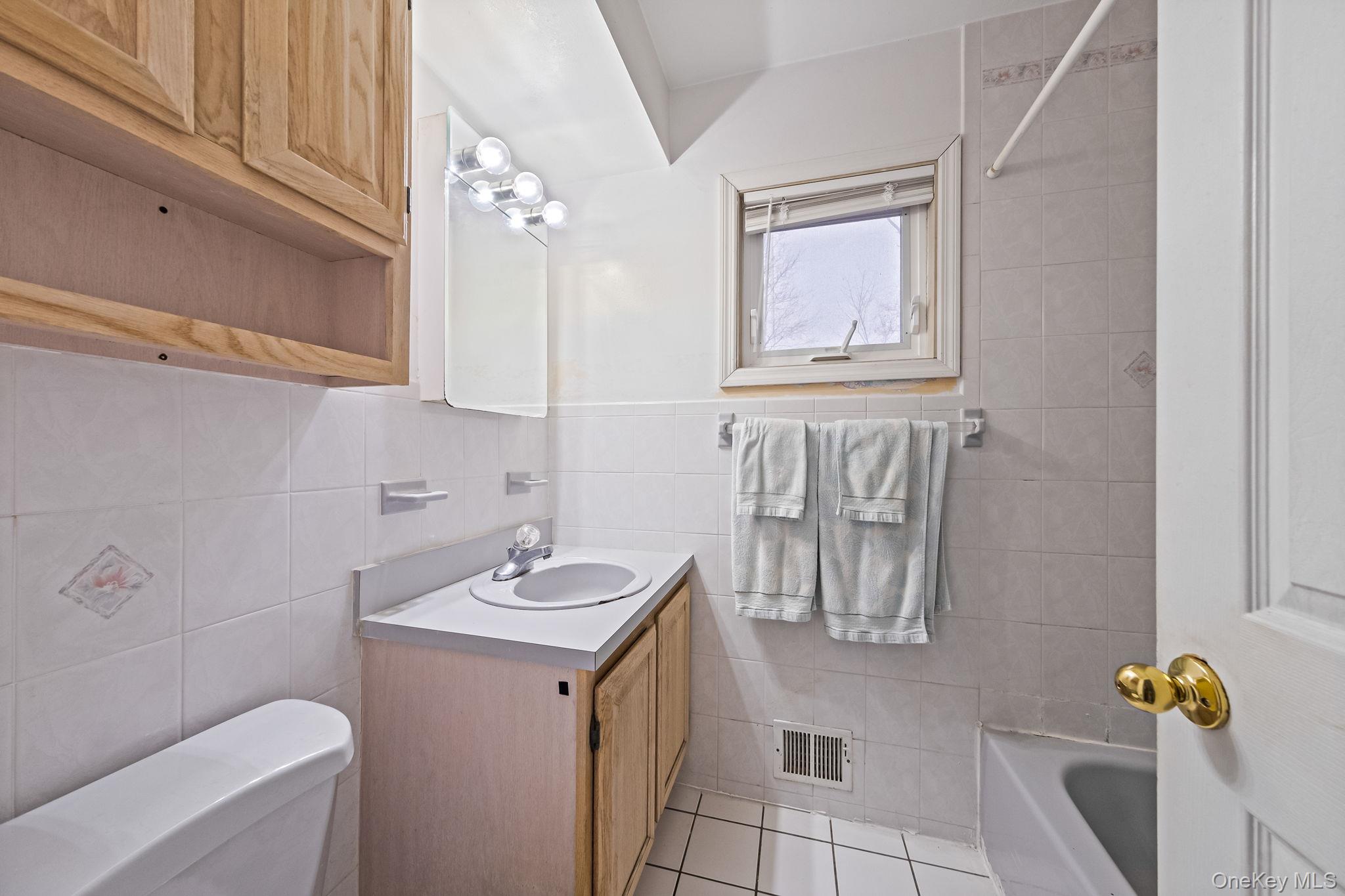 #17 photo, 11 Dianne Avenue, سوفولك Centereach , NY 11720