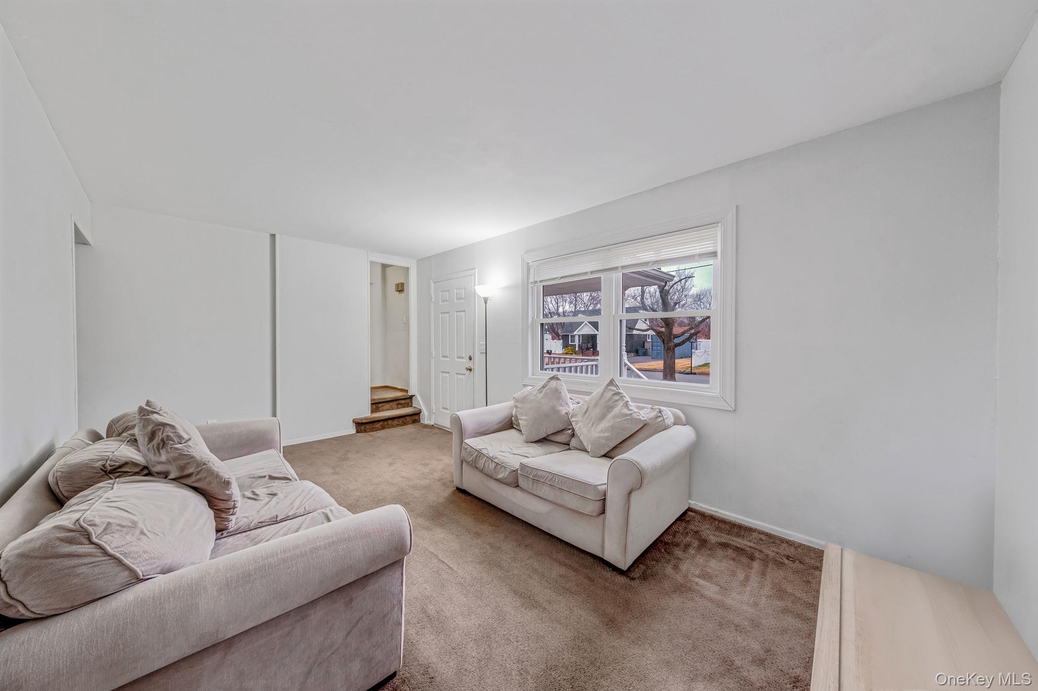 #8 photo, 11 Dianne Avenue, سوفولك Centereach , NY 11720