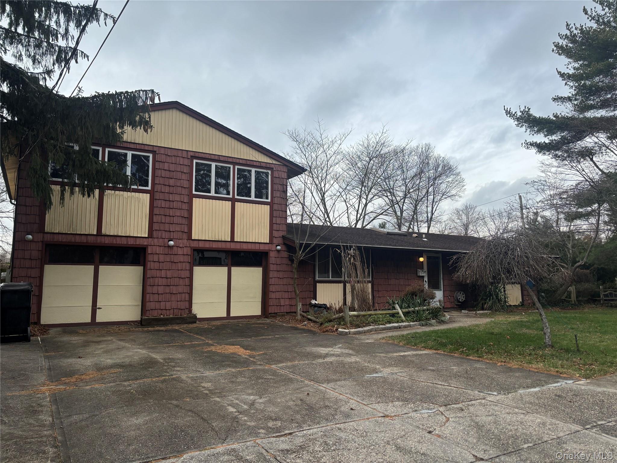 #1 photo, 1344 Boston Avenue, 롱 아일랜드 Bay Shore , NY 11706