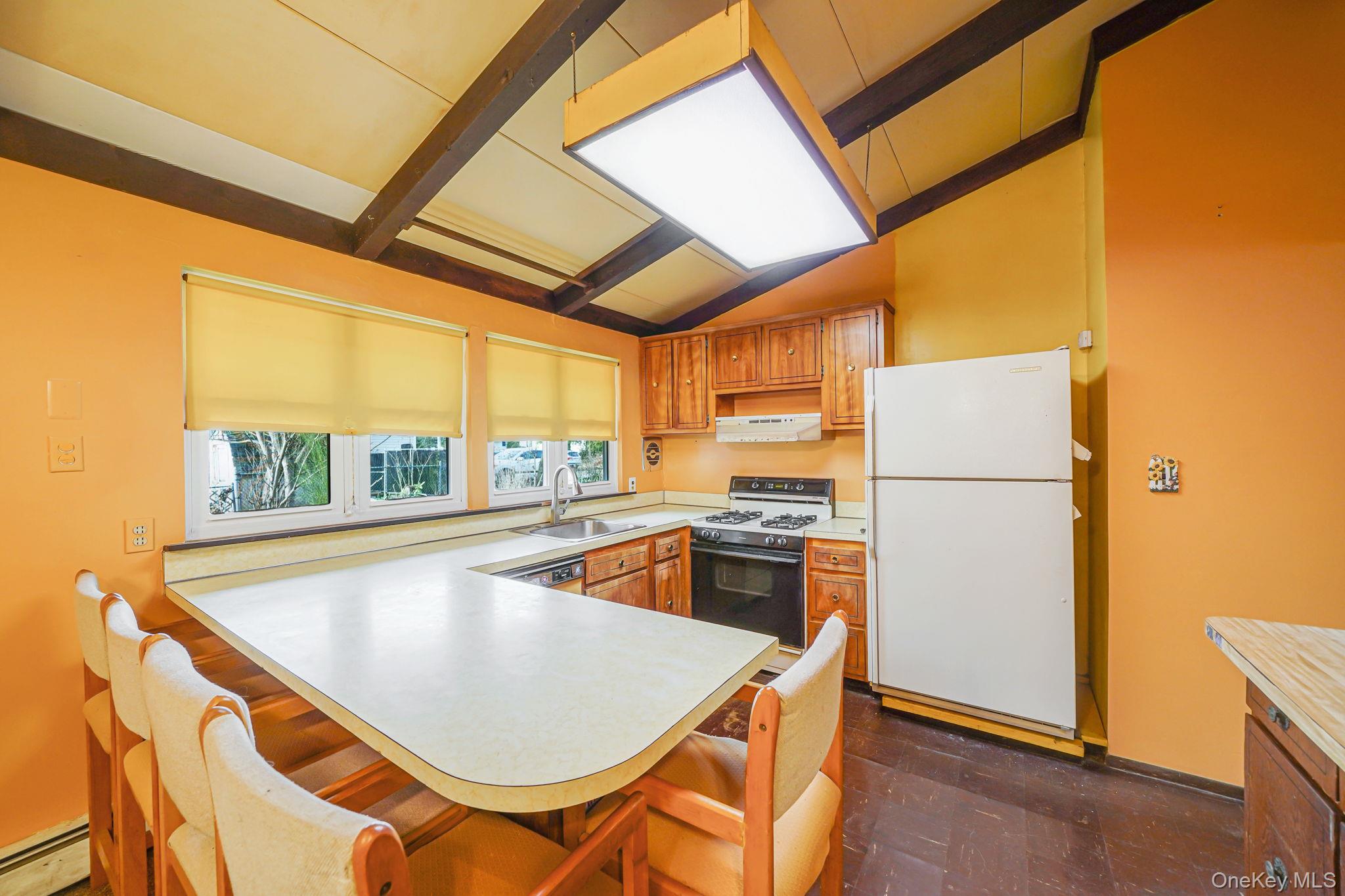 #8 photo, 1344 Boston Avenue, سوفولك Bay Shore , NY 11706