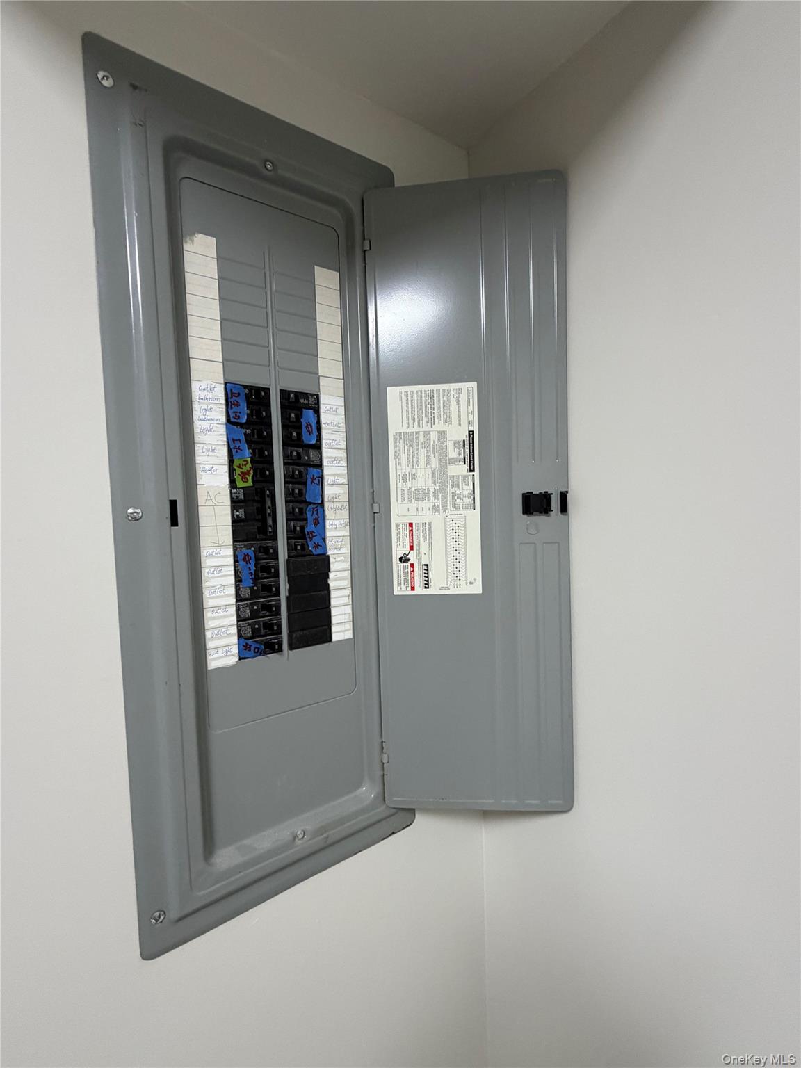 #13 photo, 86 Bowery, New York (Manhattan) , NY 10013