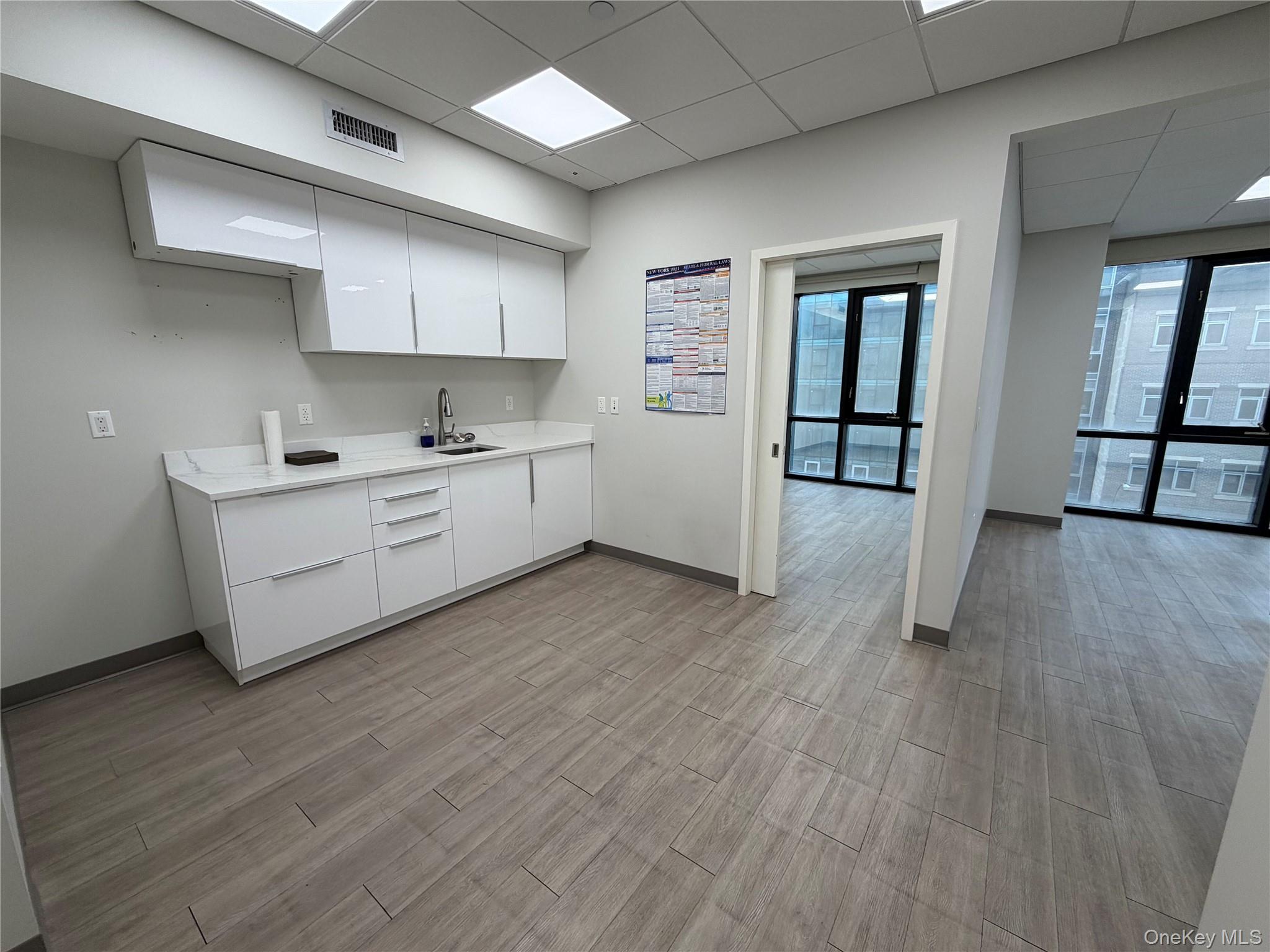 #2 photo, 86 Bowery, New York (Manhattan) , NY 10013