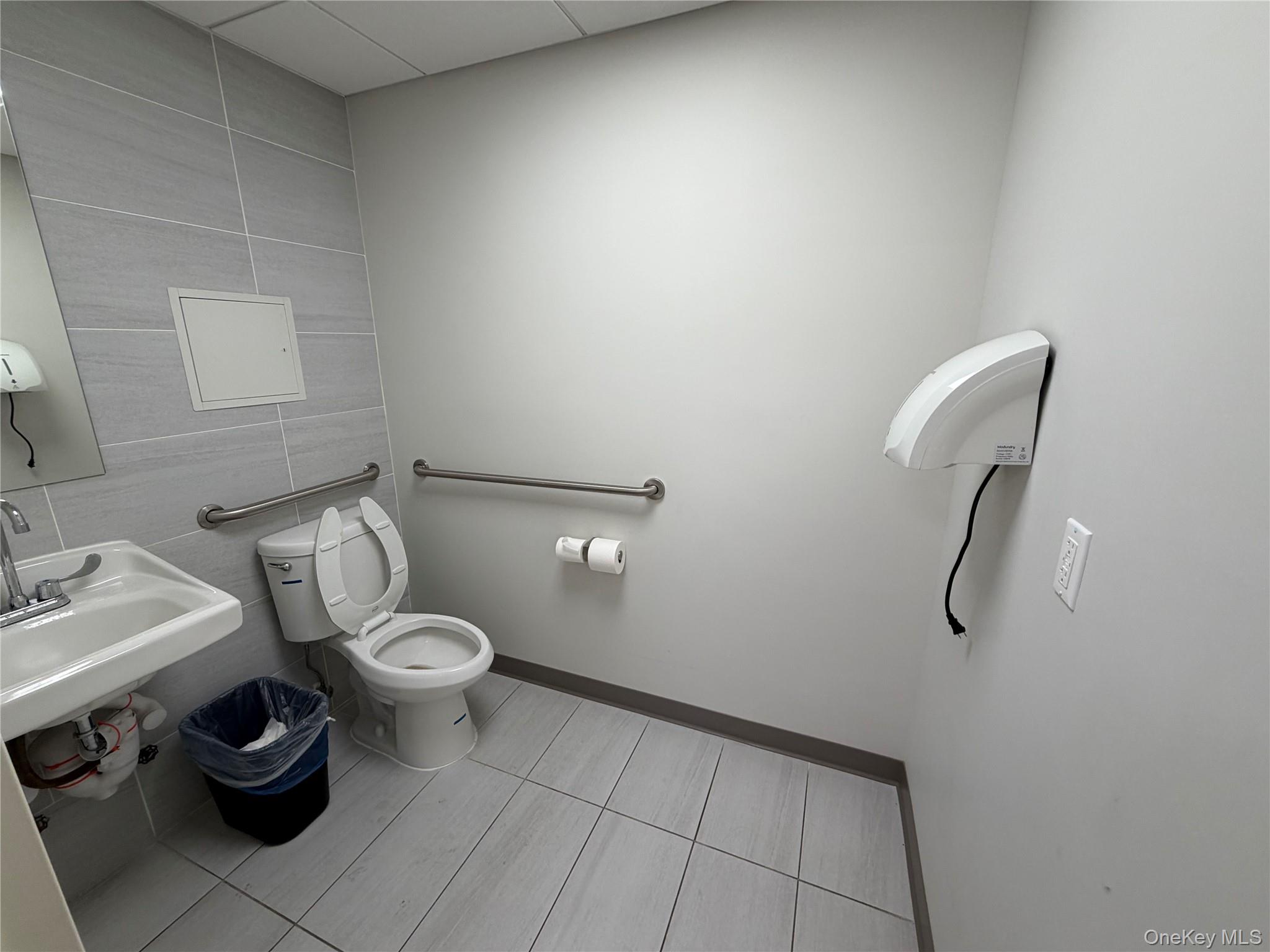 #9 photo, 86 Bowery, New York (Manhattan) , NY 10013