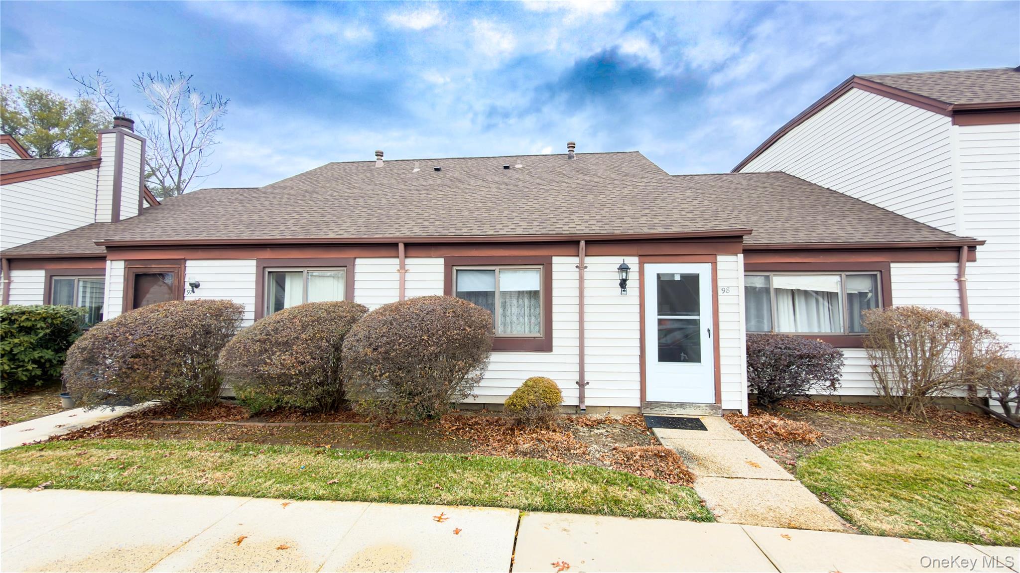 #1 photo, 98 Whistler Court, سوفولك Middle Island , NY 11953