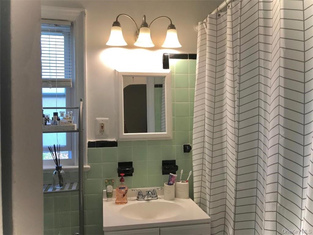 #14 photo, 5 Laurel Street, Rye , NY 10580