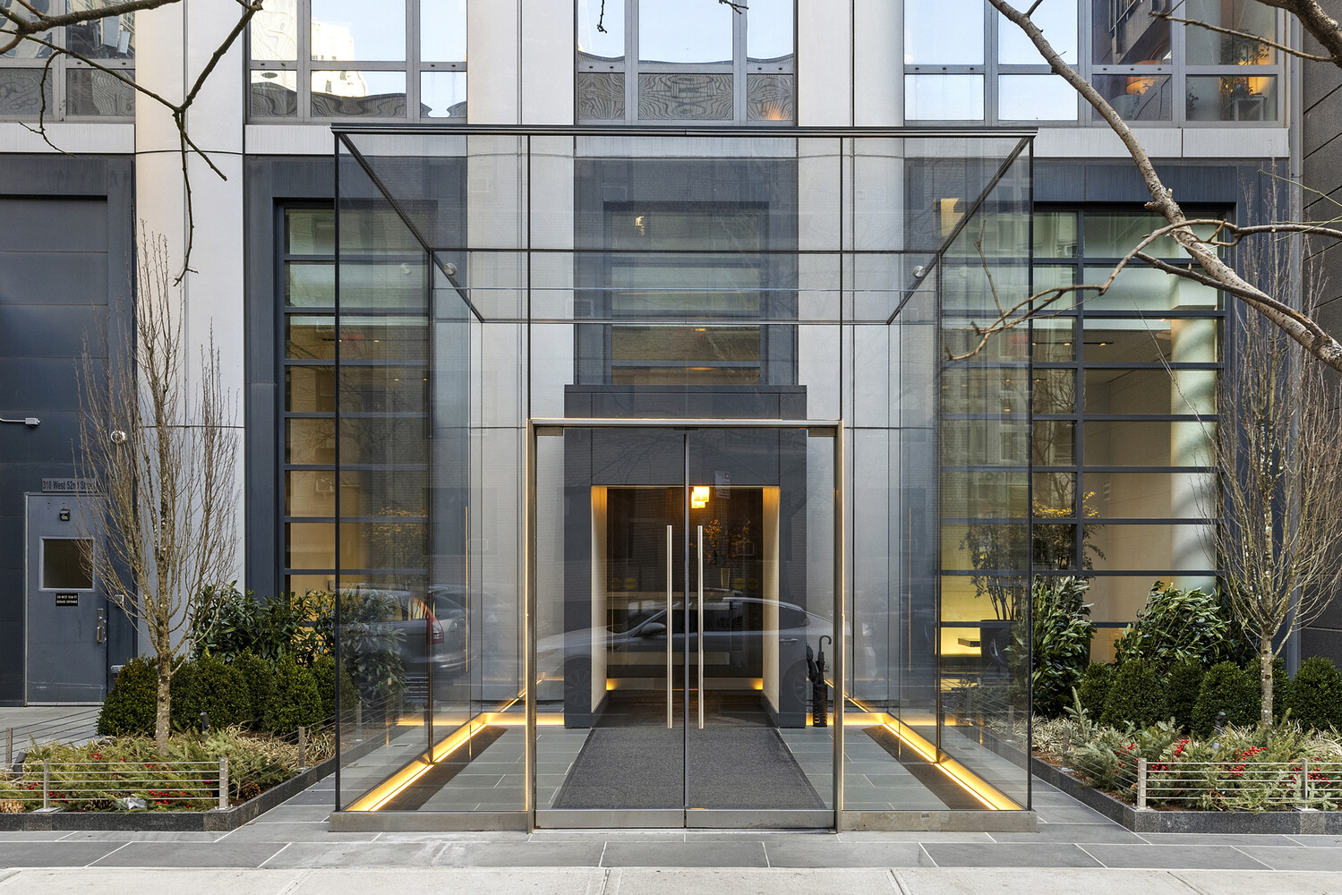 #14 photo, 310 W 52ND Street, Hell's Kitchen , NY 10019