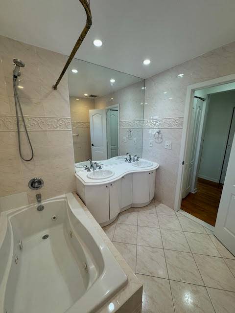 #11 photo, 1500 Kennelworth Ave, East Bronx , NY 10465