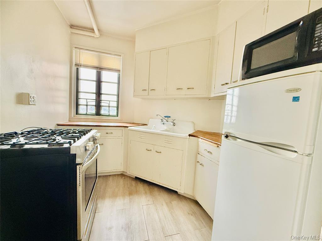 #1 photo, 1410 Wood Road, برونكس Bronx , NY 10462