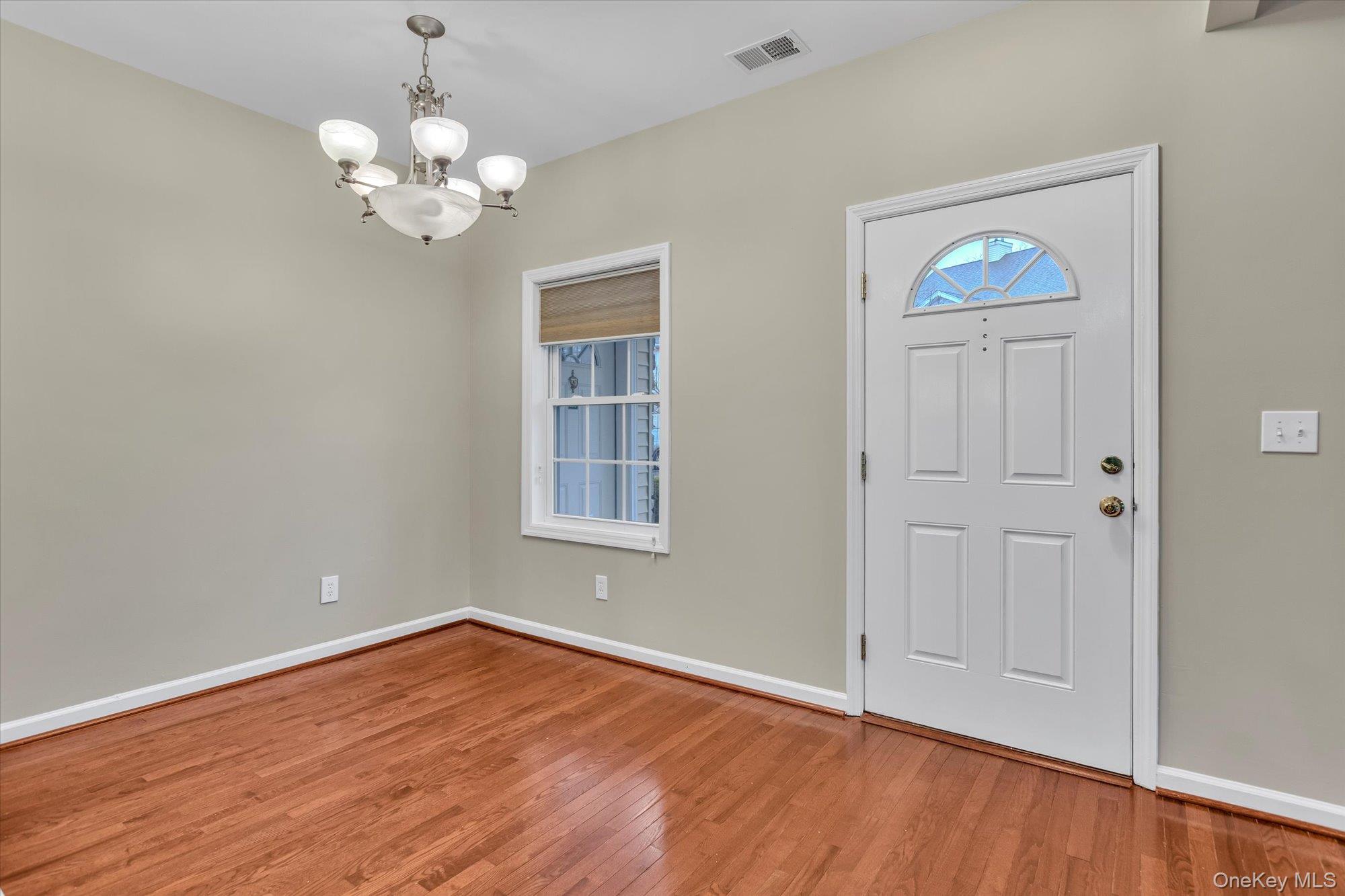 #2 photo, 119 Autumn Drive, 長島 Plainview , NY 11803