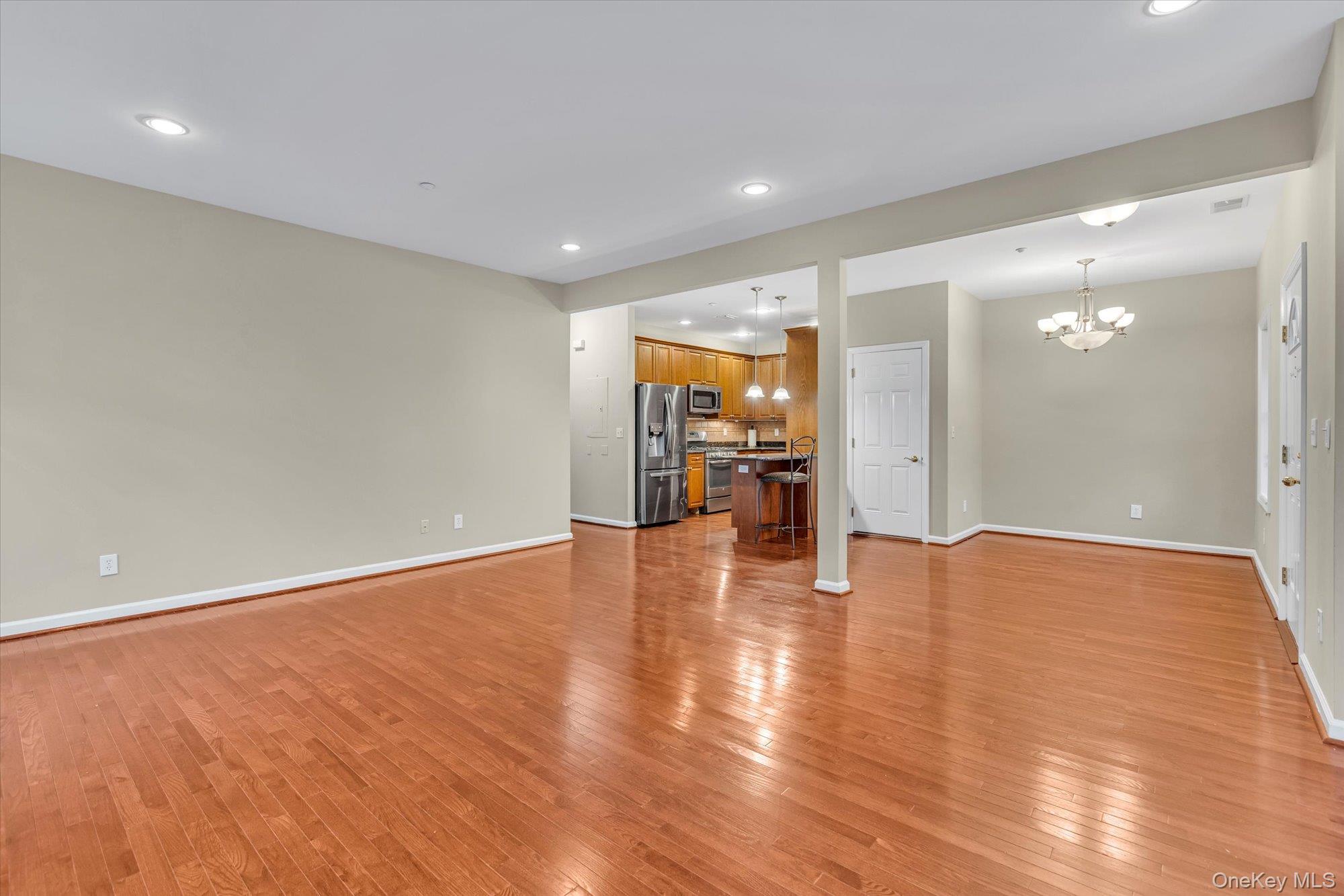 #5 photo, 119 Autumn Drive, 長島 Plainview , NY 11803