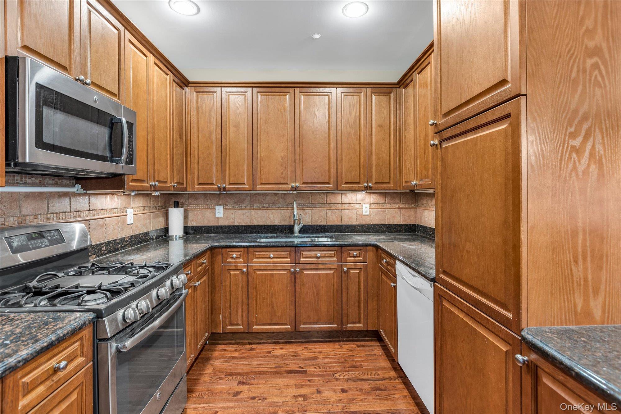 #6 photo, 119 Autumn Drive, 長島 Plainview , NY 11803