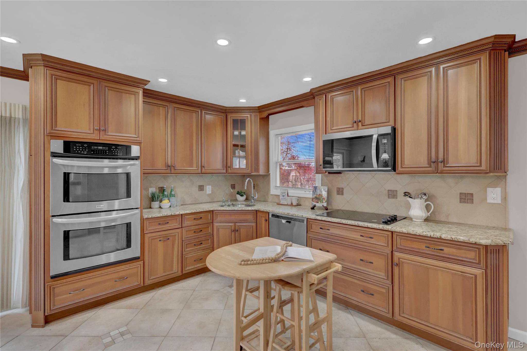 #5 photo, 781 Union Drive, Uniondale , NY 11553