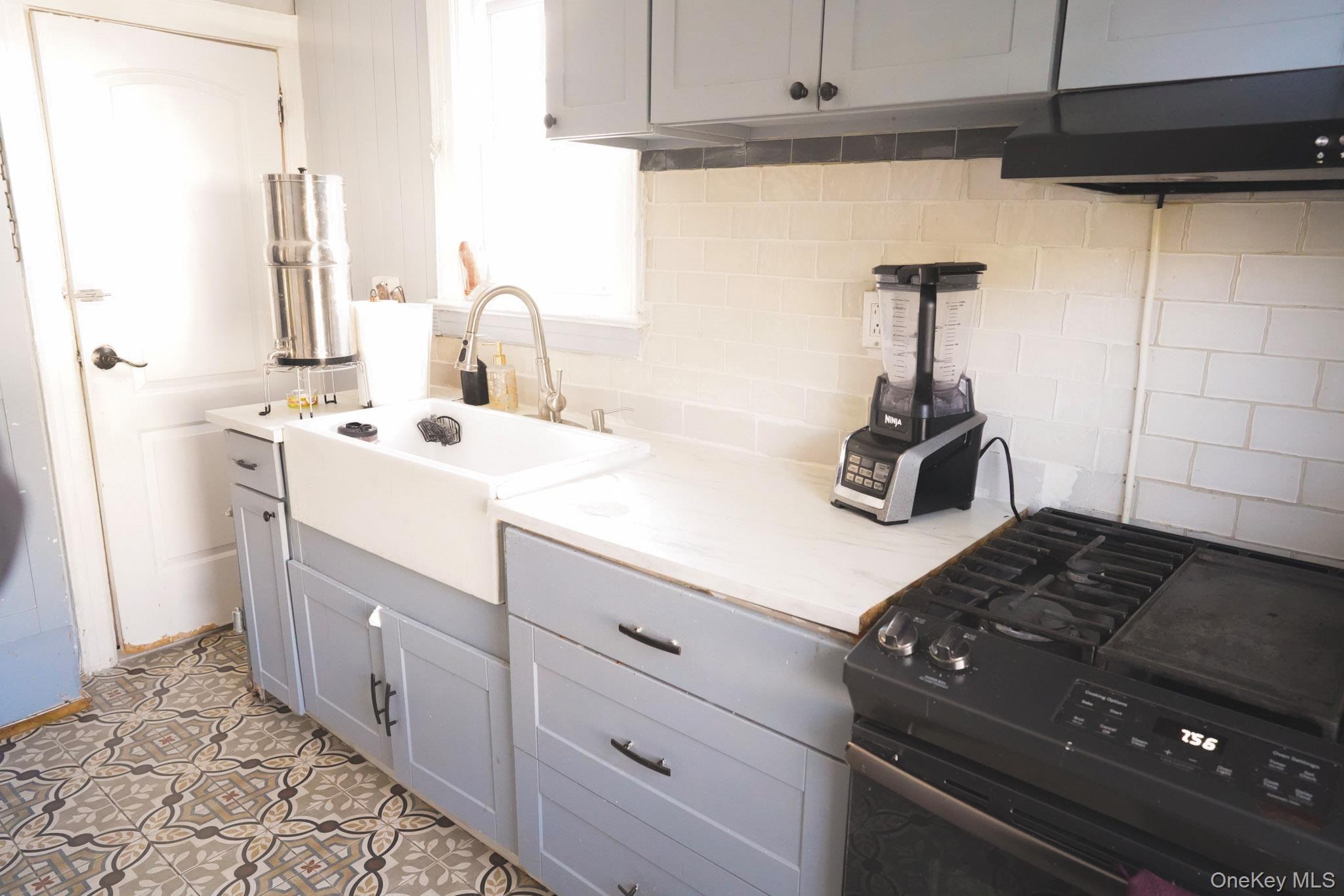 #12 photo, 22 Everett Street, Lynbrook , NY 11563