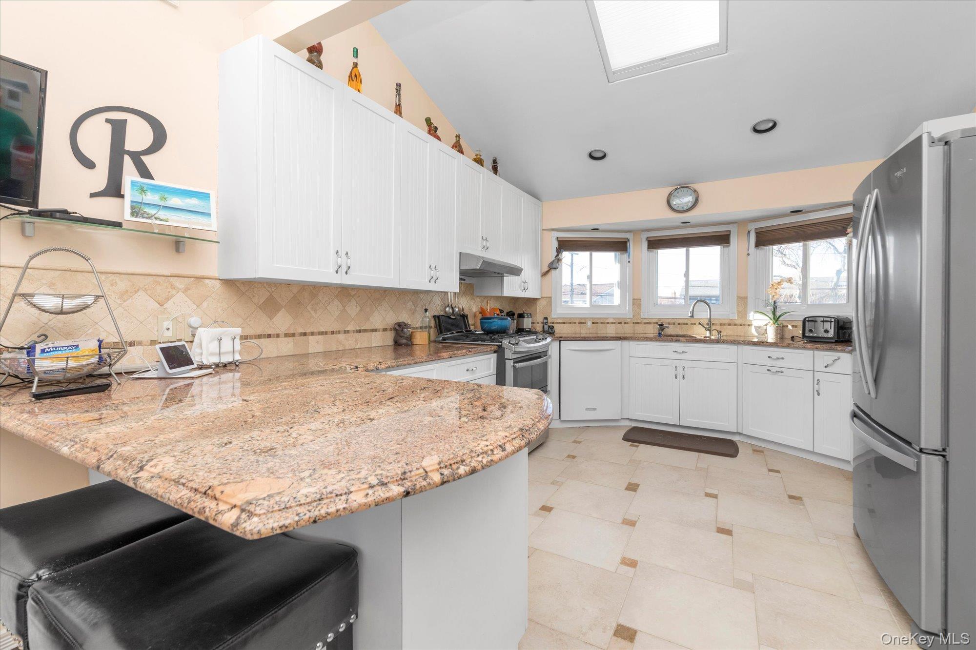 #11 photo, 2072 Legion Street, নাসাউ কাউন্টি Bellmore , NY 11710