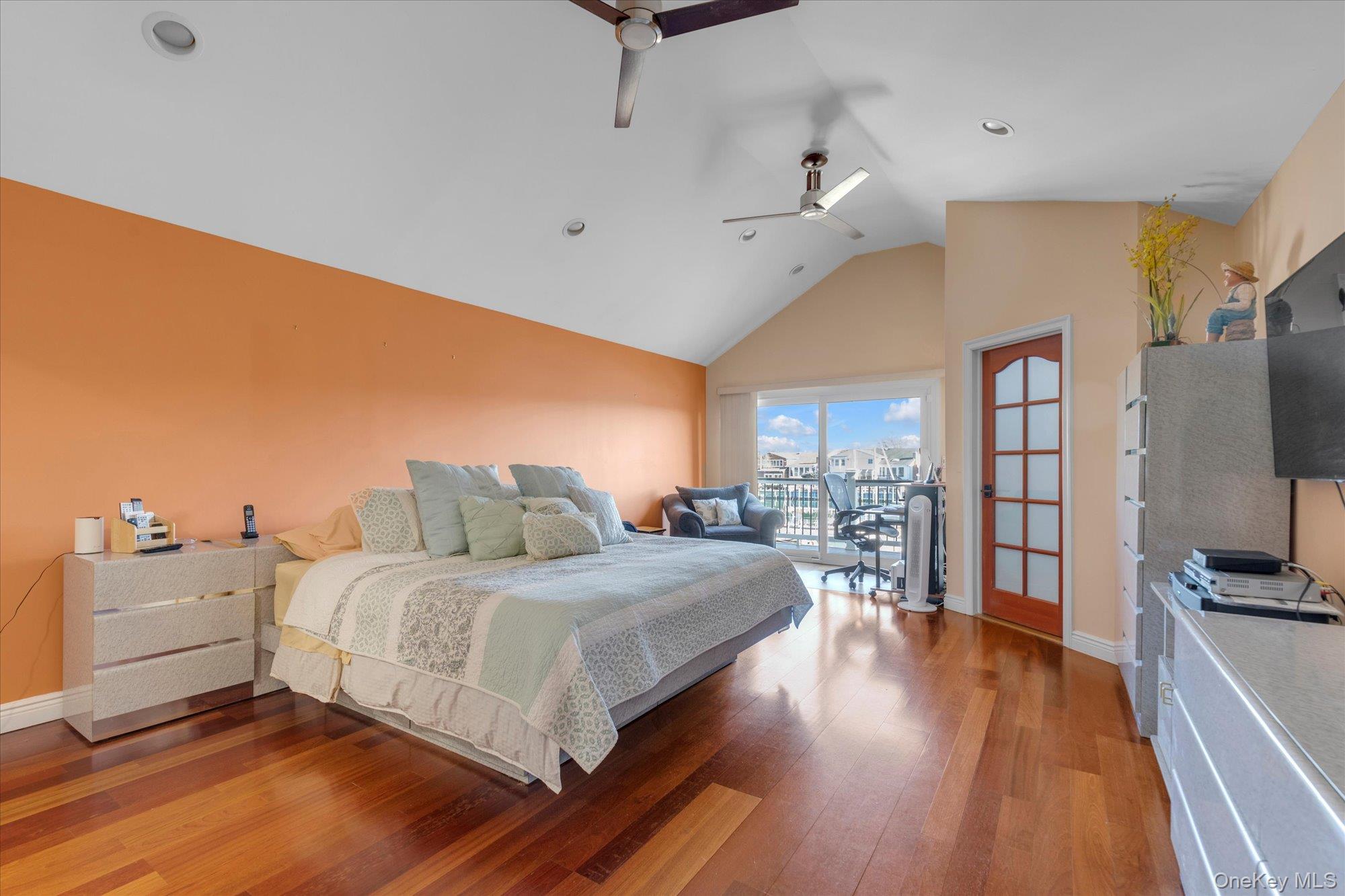 #13 photo, 2072 Legion Street, নাসাউ কাউন্টি Bellmore , NY 11710