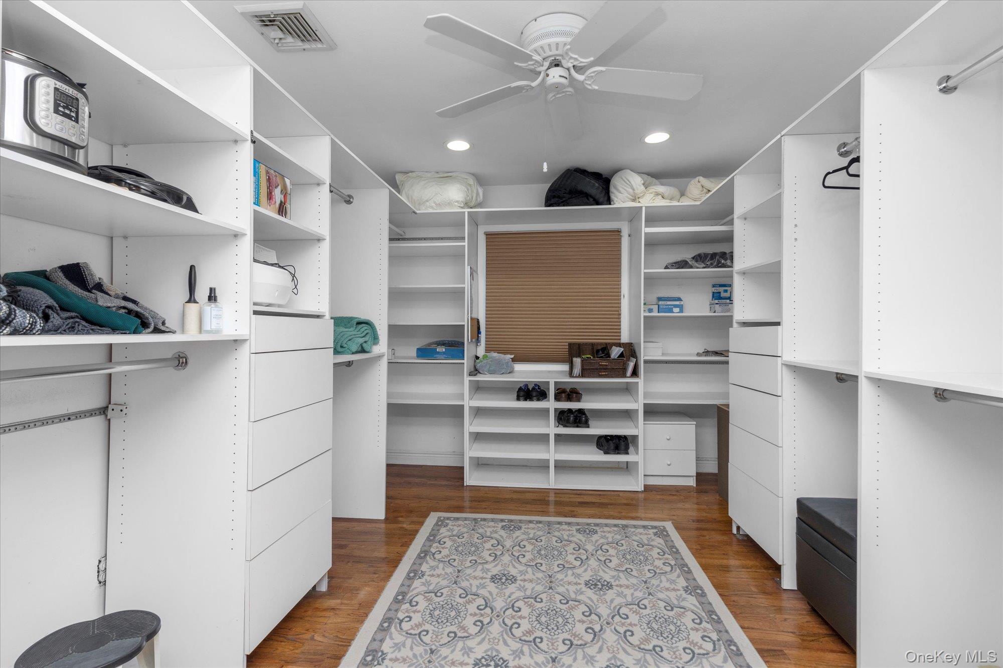 #15 photo, 2072 Legion Street, নাসাউ কাউন্টি Bellmore , NY 11710