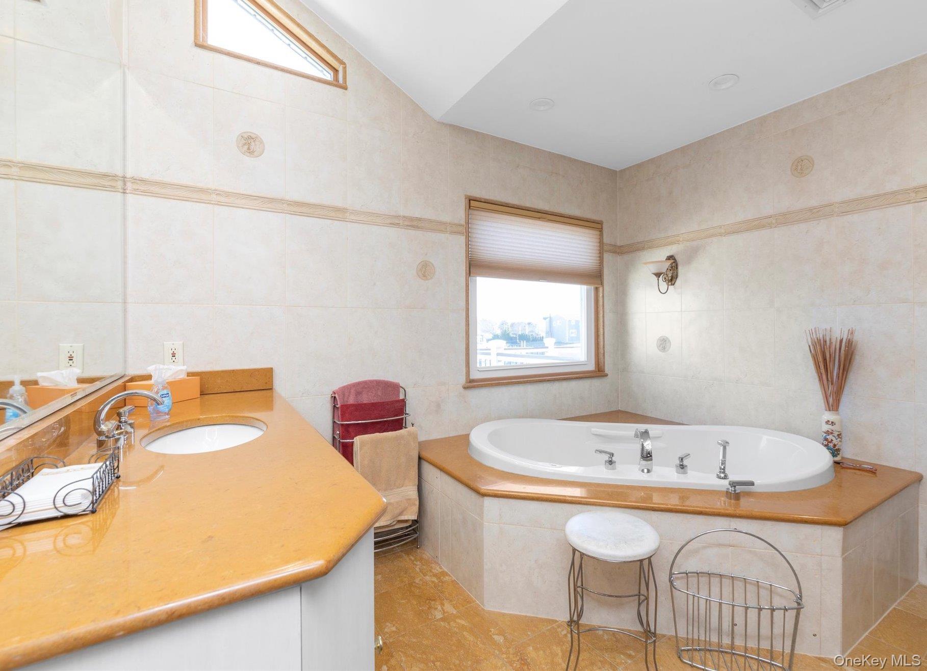 #16 photo, 2072 Legion Street, নাসাউ কাউন্টি Bellmore , NY 11710