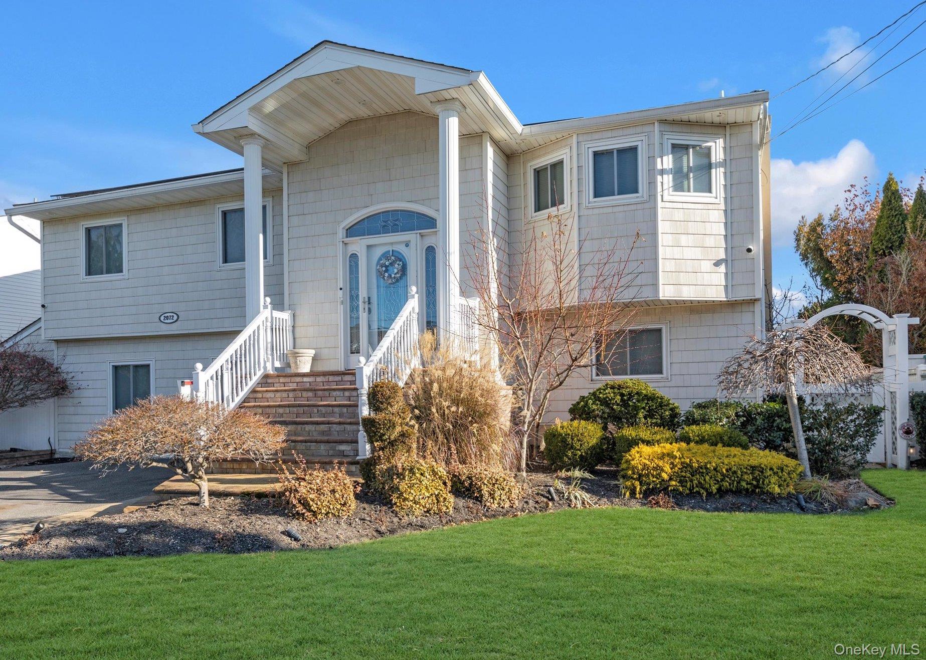 #2 photo, 2072 Legion Street, নাসাউ কাউন্টি Bellmore , NY 11710