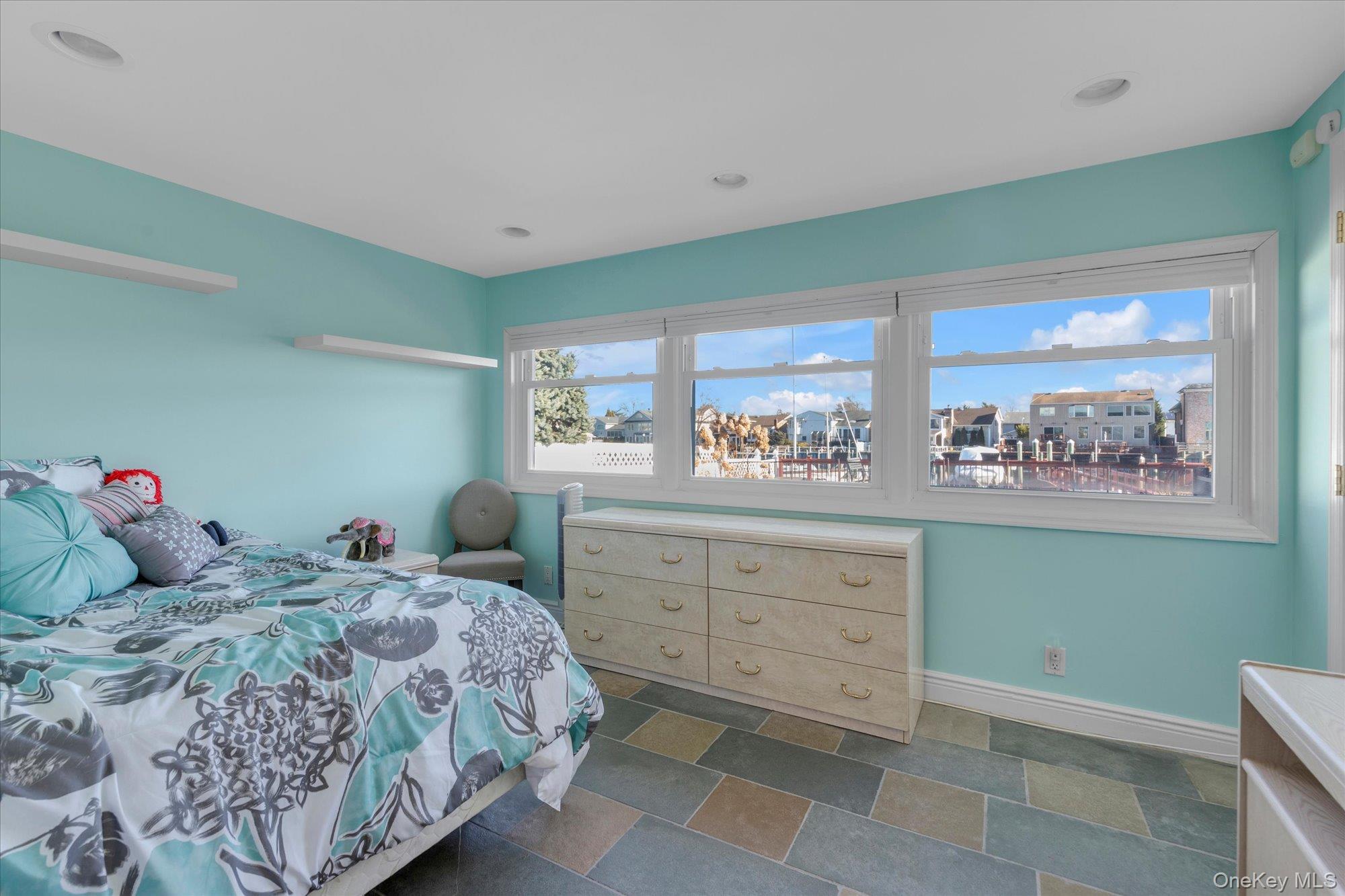 #20 photo, 2072 Legion Street, নাসাউ কাউন্টি Bellmore , NY 11710