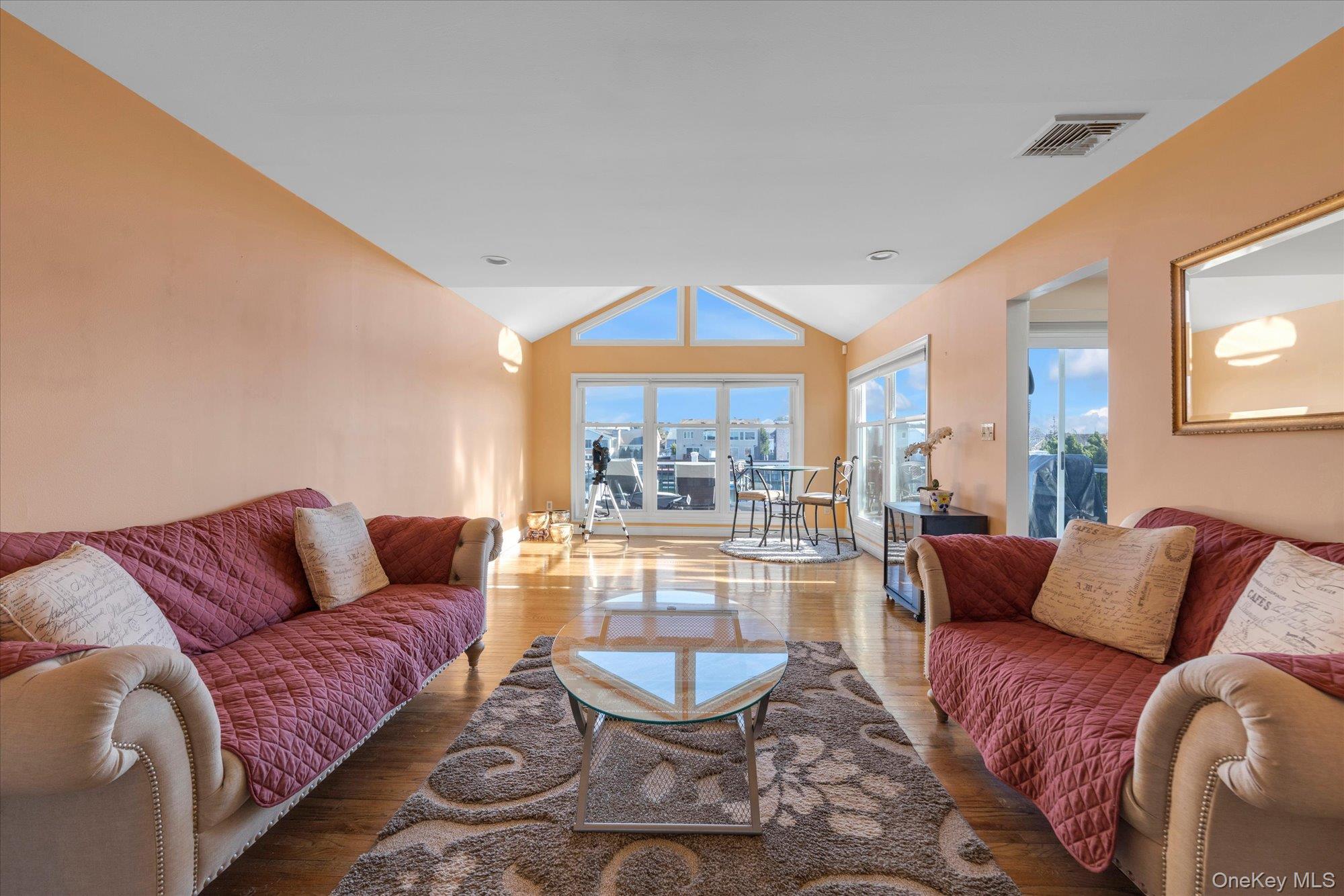 #6 photo, 2072 Legion Street, নাসাউ কাউন্টি Bellmore , NY 11710