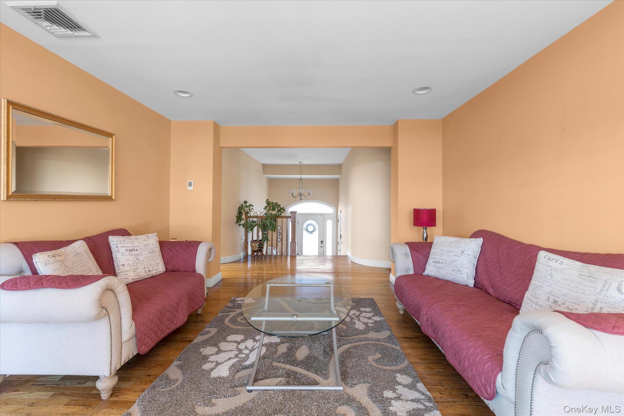 #8 photo, 2072 Legion Street, নাসাউ কাউন্টি Bellmore , NY 11710