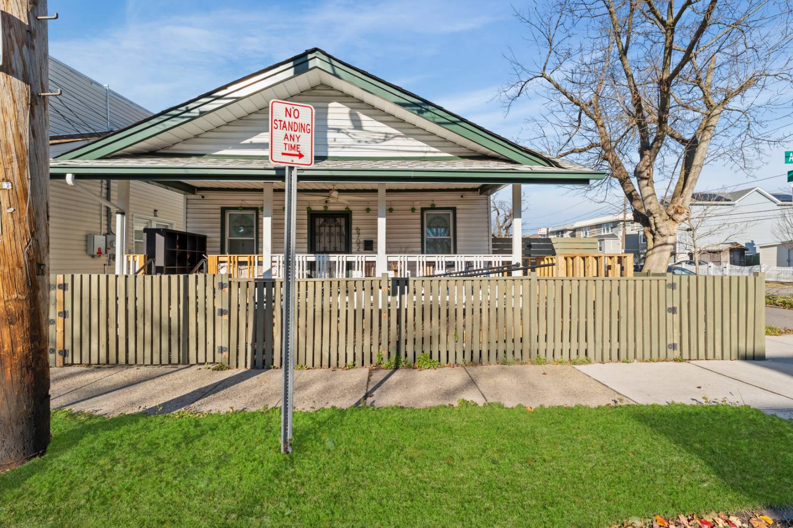 #1 photo, 6702 Almeda Ave, كوينز Arverne , NY 11692