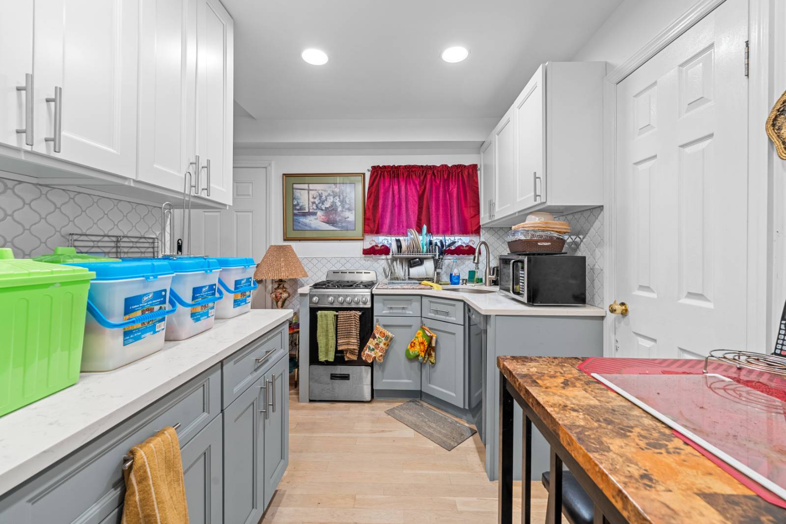 #15 photo, 6702 Almeda Ave, كوينز Arverne , NY 11692