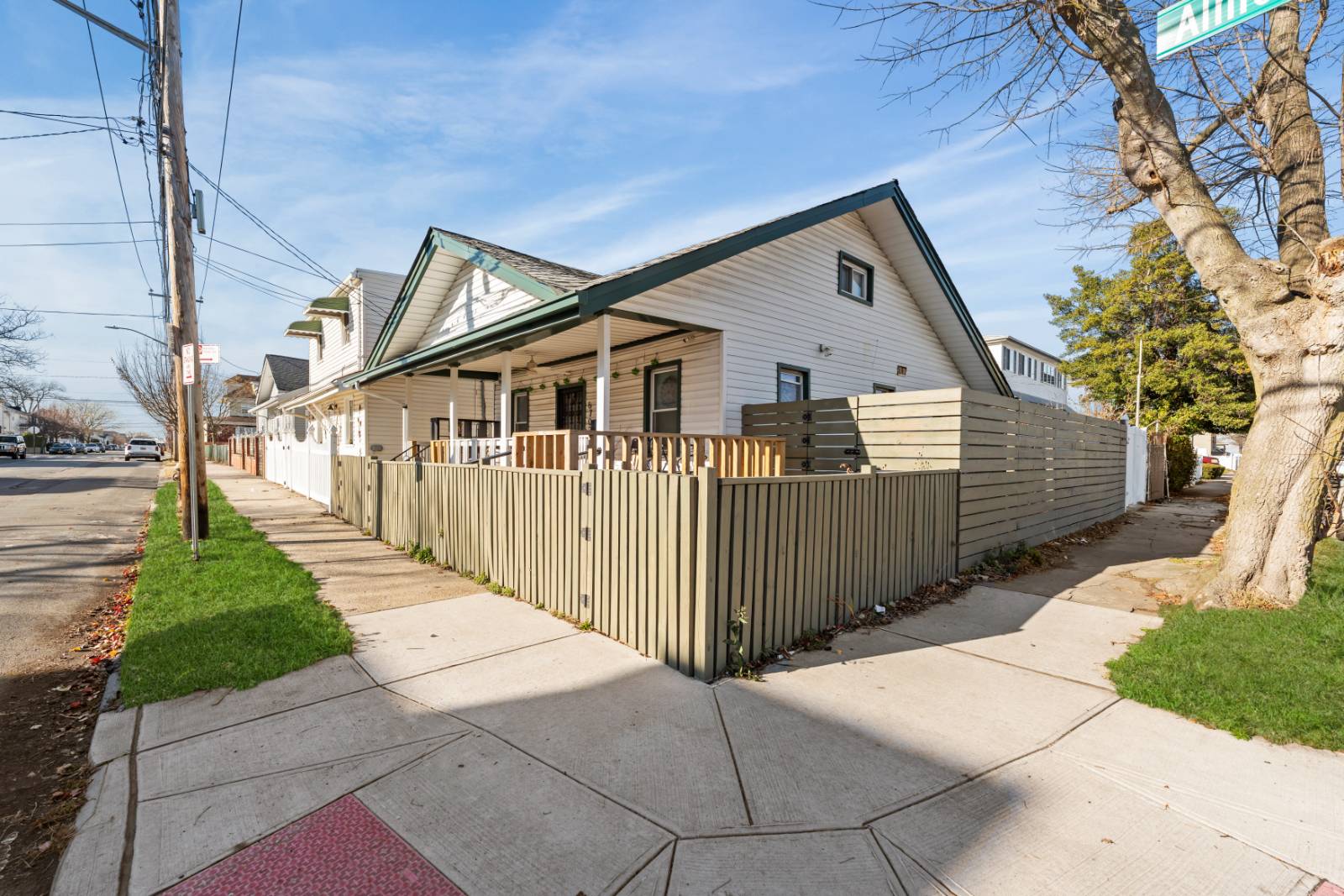 #2 photo, 6702 Almeda Ave, كوينز Arverne , NY 11692