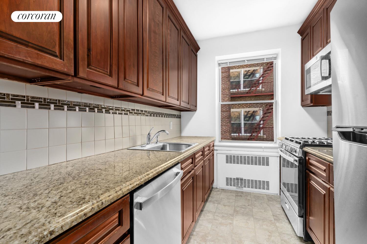 #5 photo, 915 E 17TH Street, Midwood , NY 11230