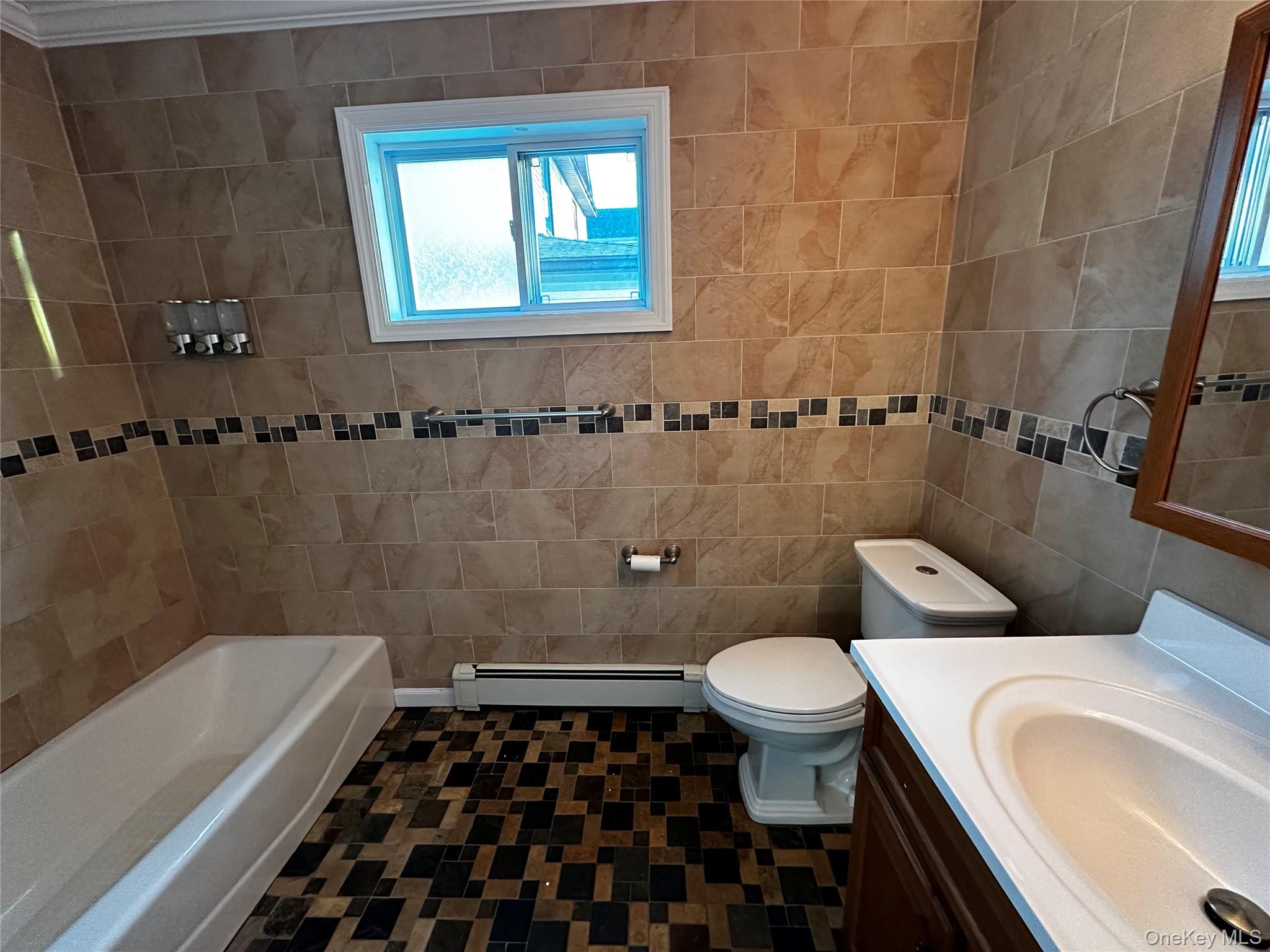 #11 photo, 44 Harding Avenue, Hicksville , NY 11801