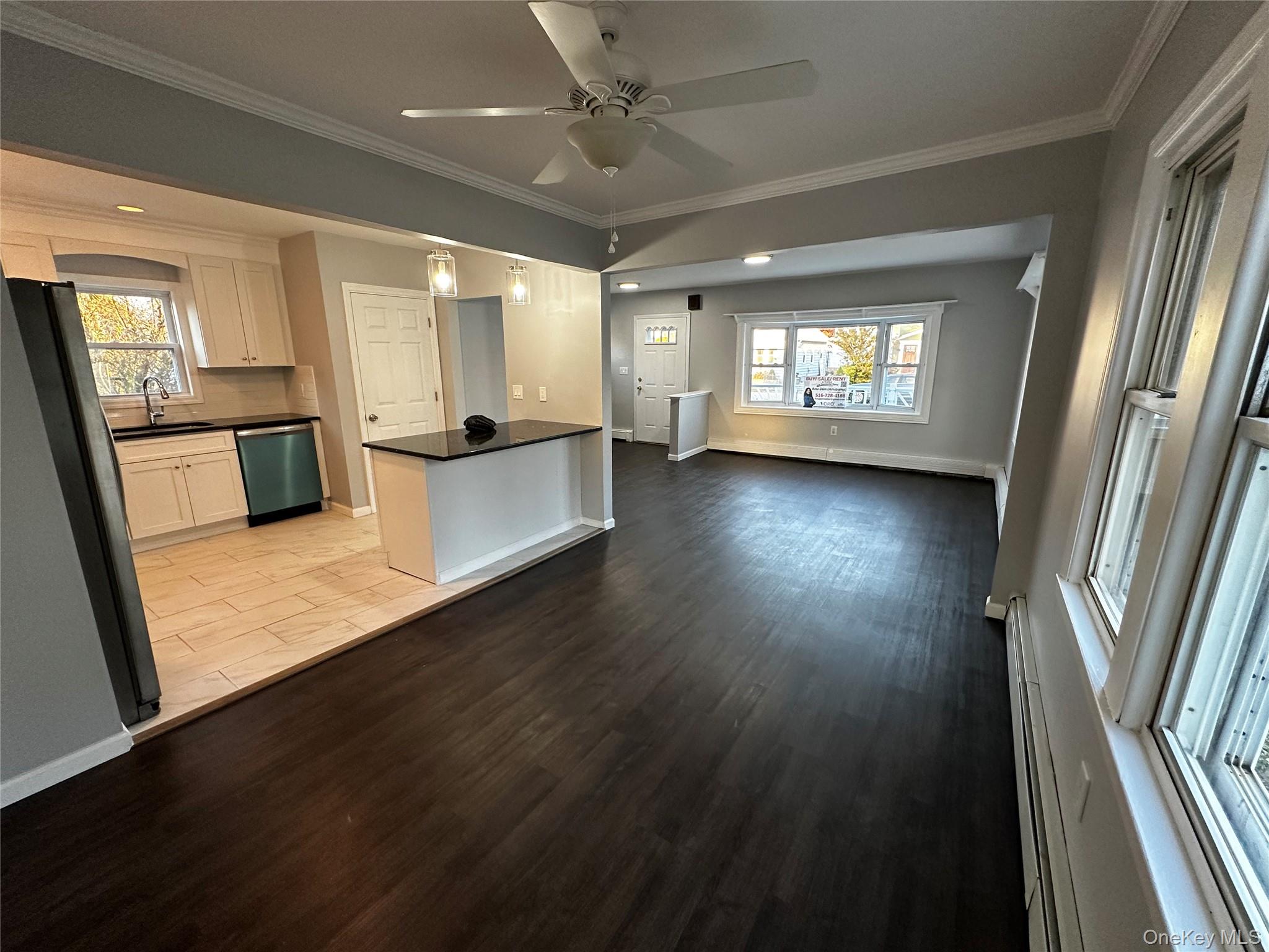 #16 photo, 44 Harding Avenue, Hicksville , NY 11801