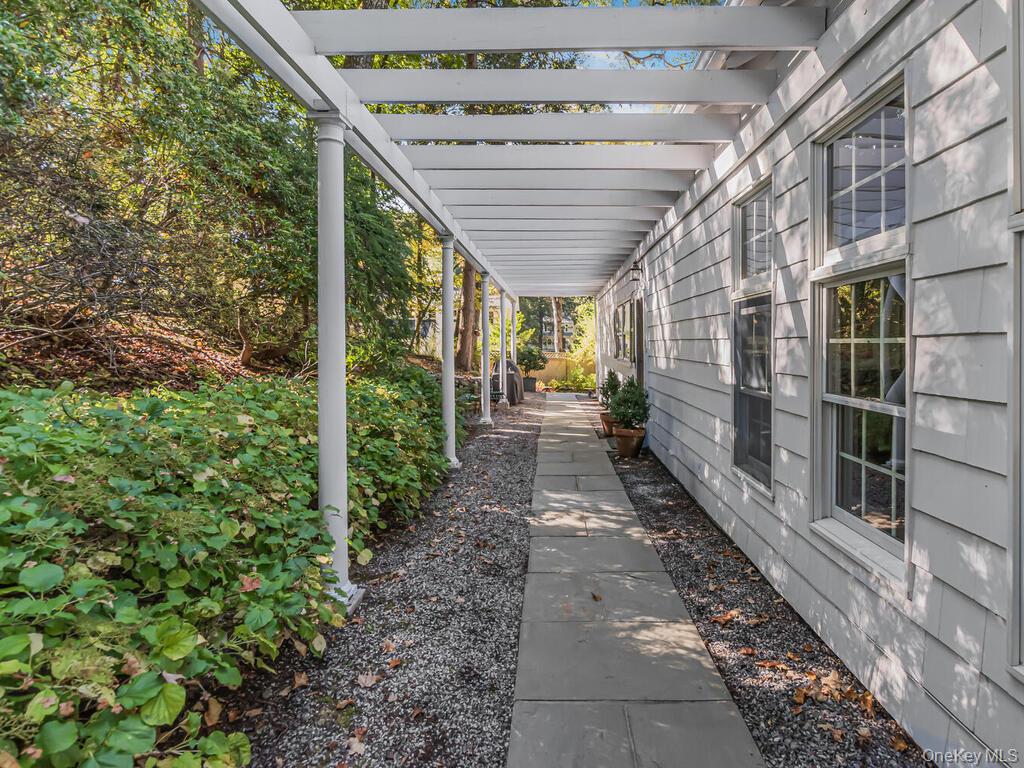 #14 photo, 105 Douglas Road, Chappaqua , NY 10514
