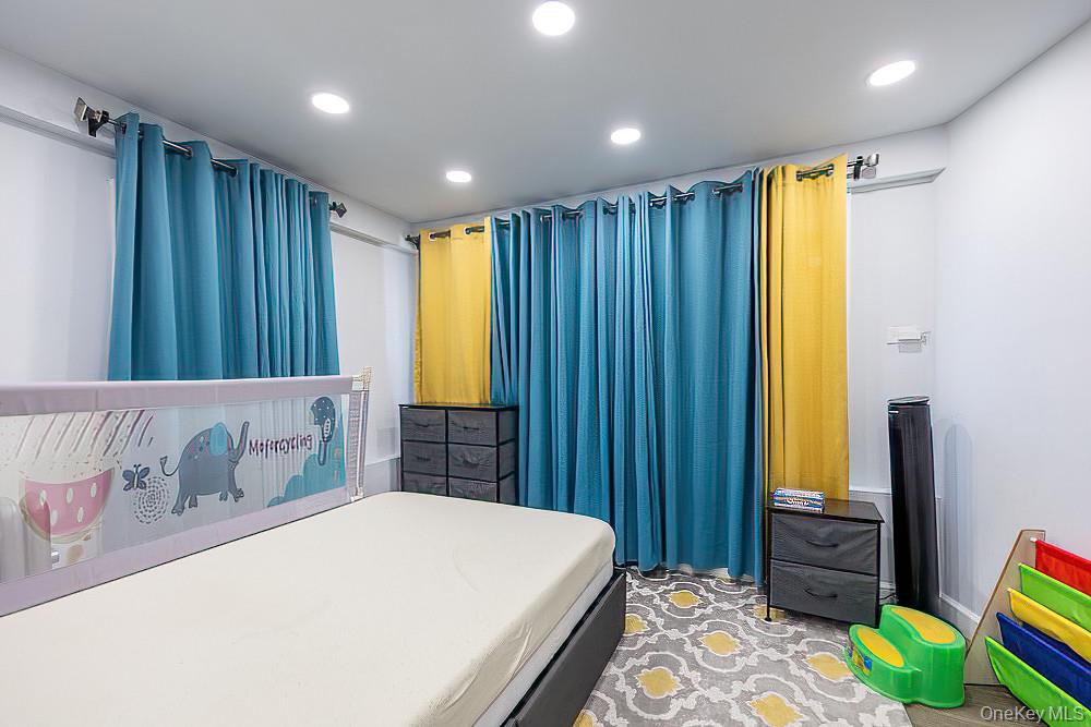 #20 photo, 555 S 5th Avenue, Mount Vernon , NY 10550