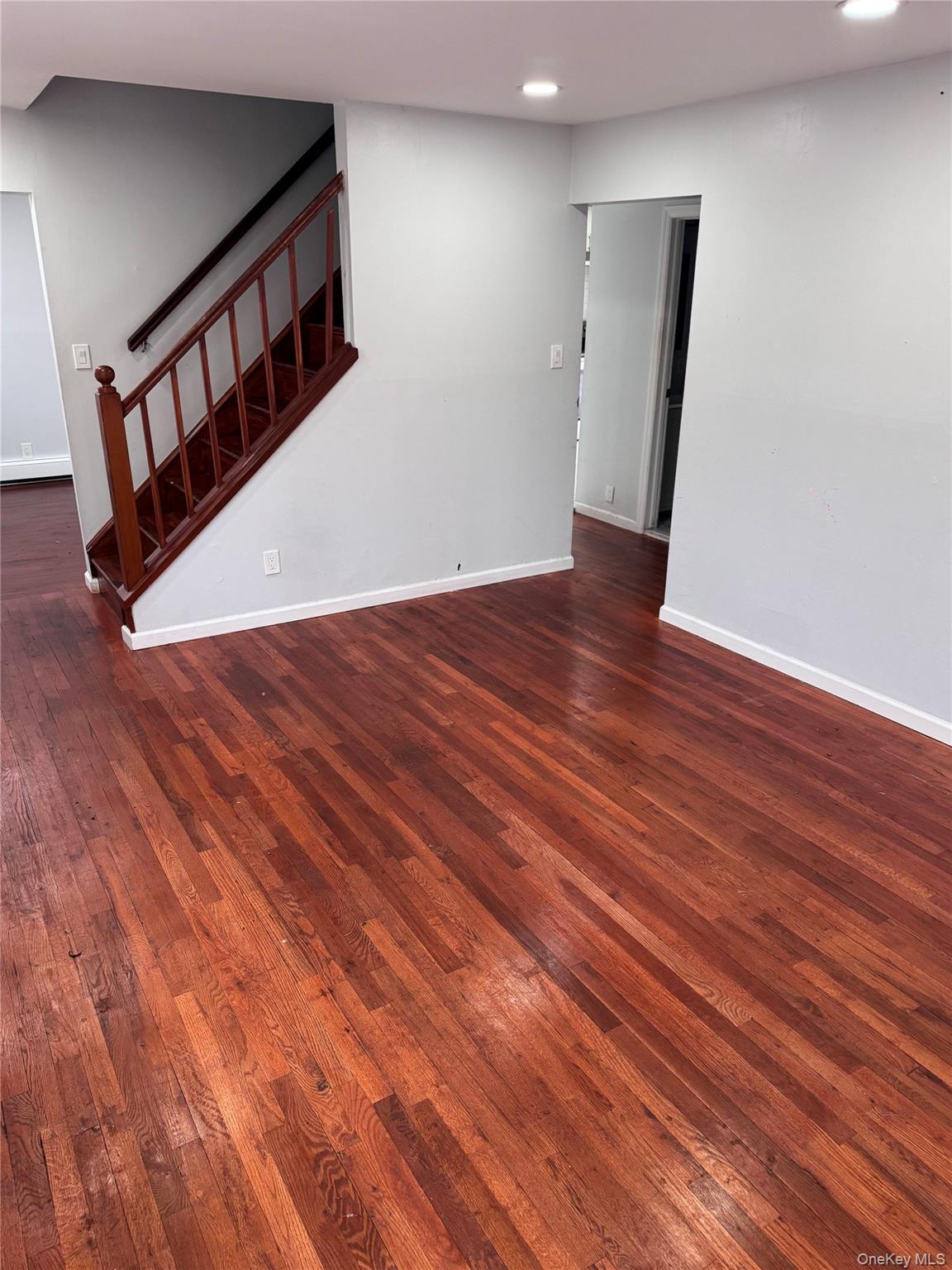 #12 photo, 190 Lee Avenue, Hicksville , NY 11801