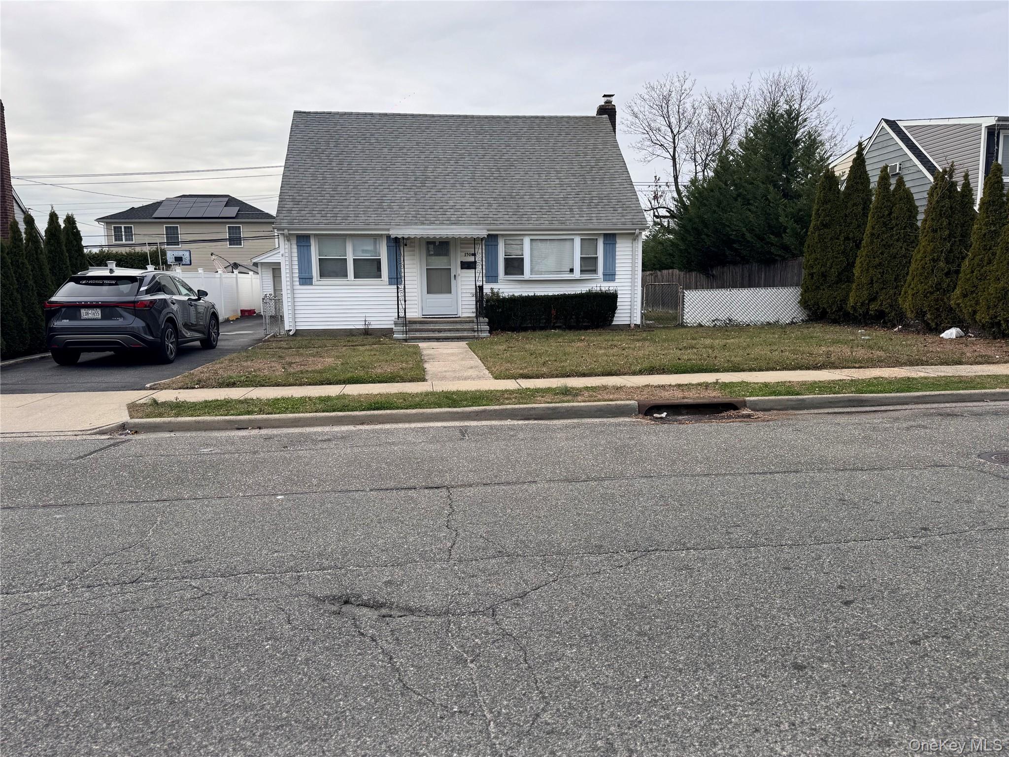 #2 photo, 190 Lee Avenue, Hicksville , NY 11801