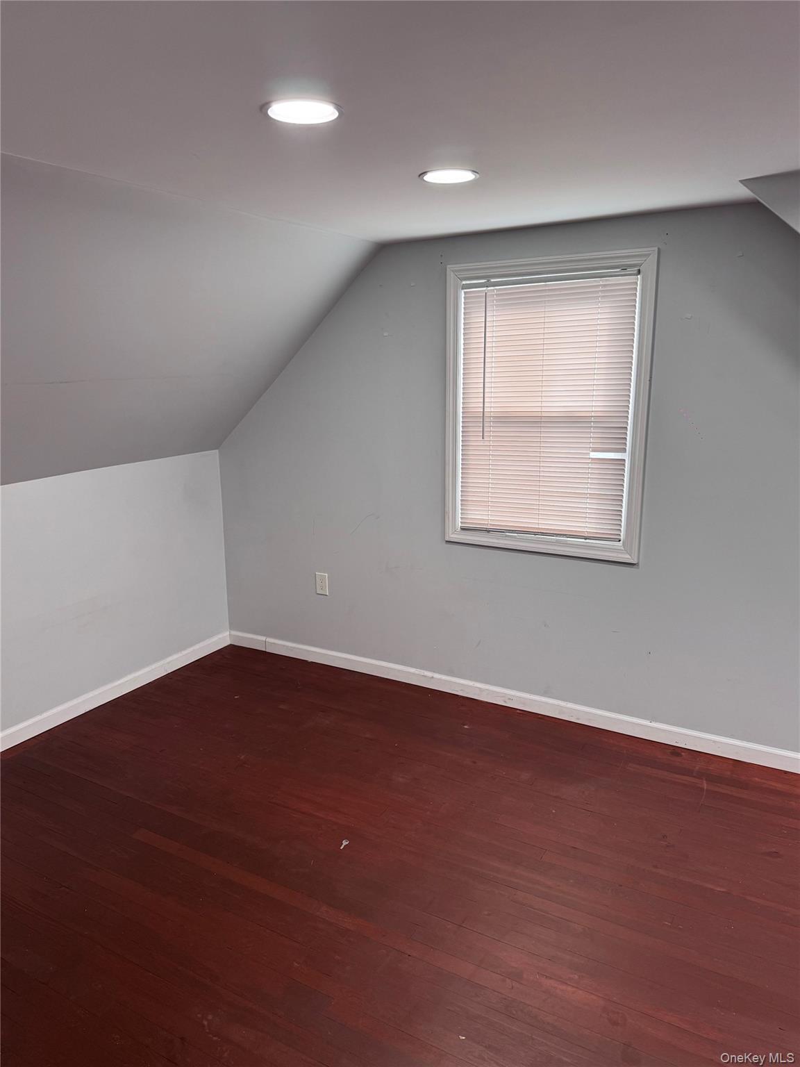 #20 photo, 190 Lee Avenue, Hicksville , NY 11801