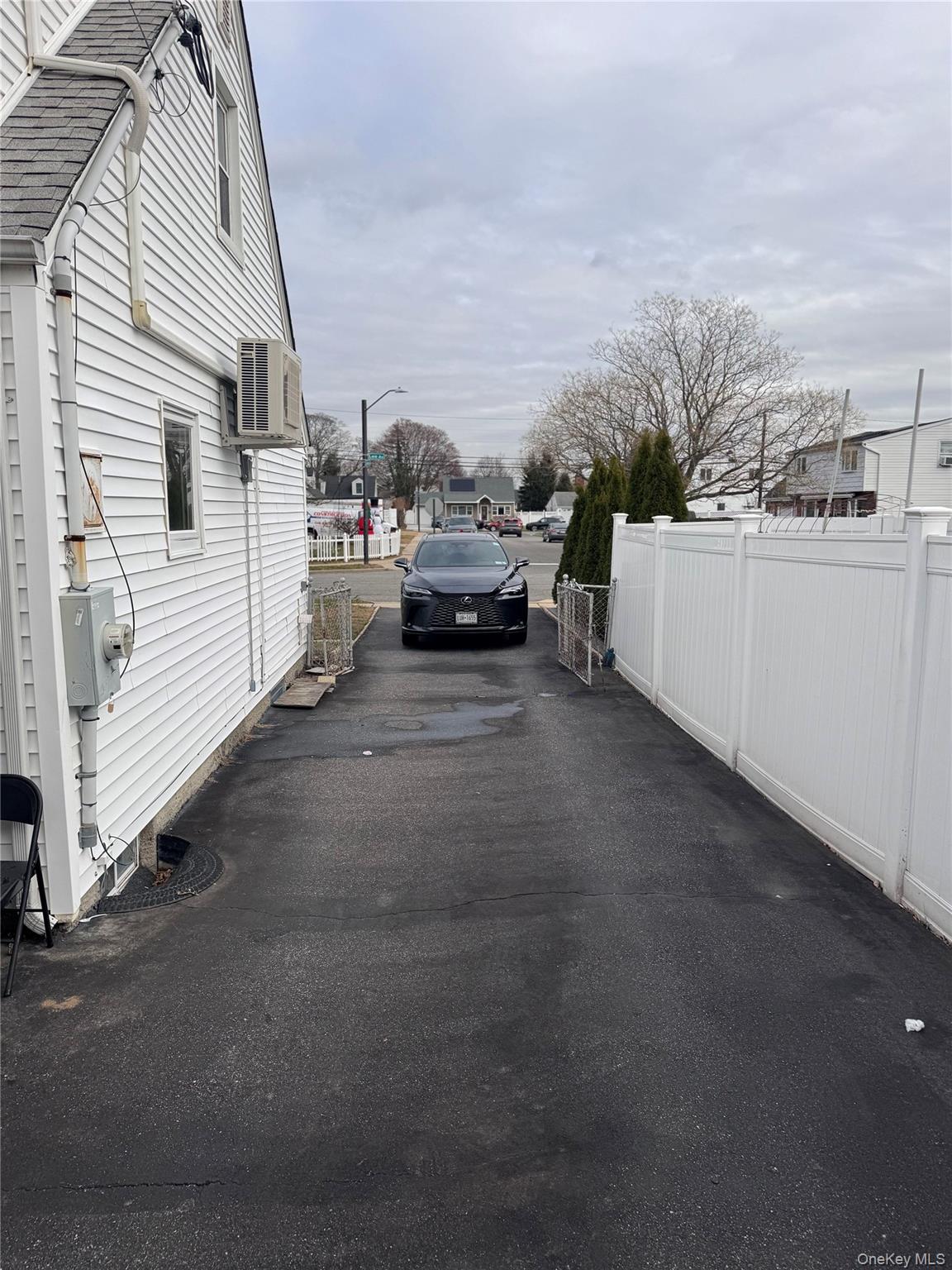 #3 photo, 190 Lee Avenue, Hicksville , NY 11801