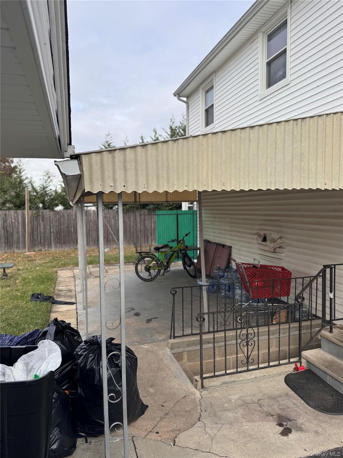 #6 photo, 190 Lee Avenue, Hicksville , NY 11801